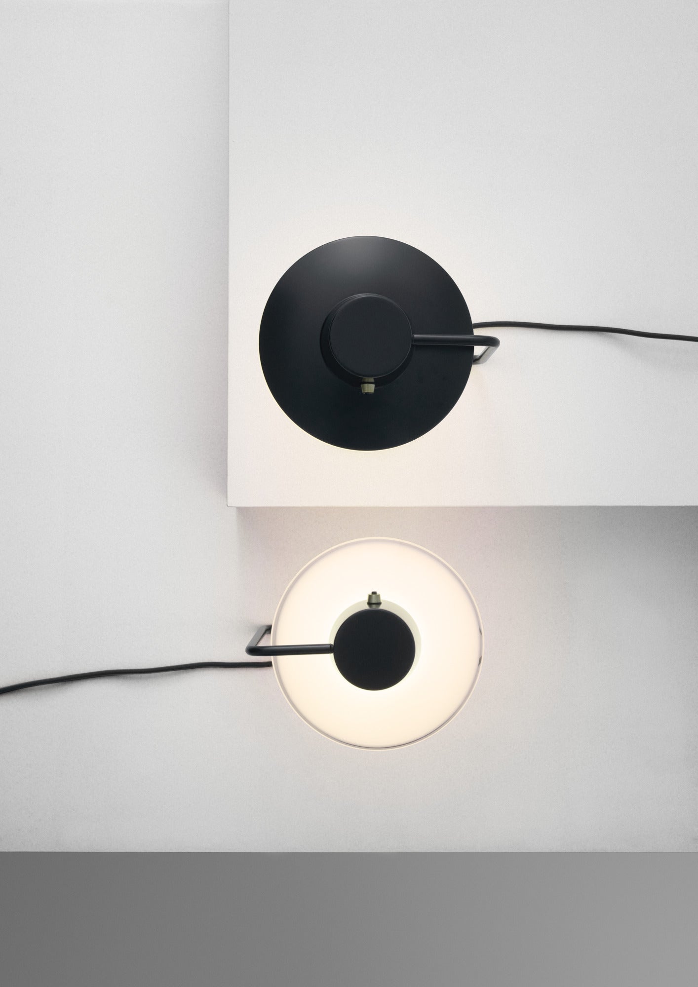 Lampa stołowa AJ OXFORD czarny z białym wykończeniem