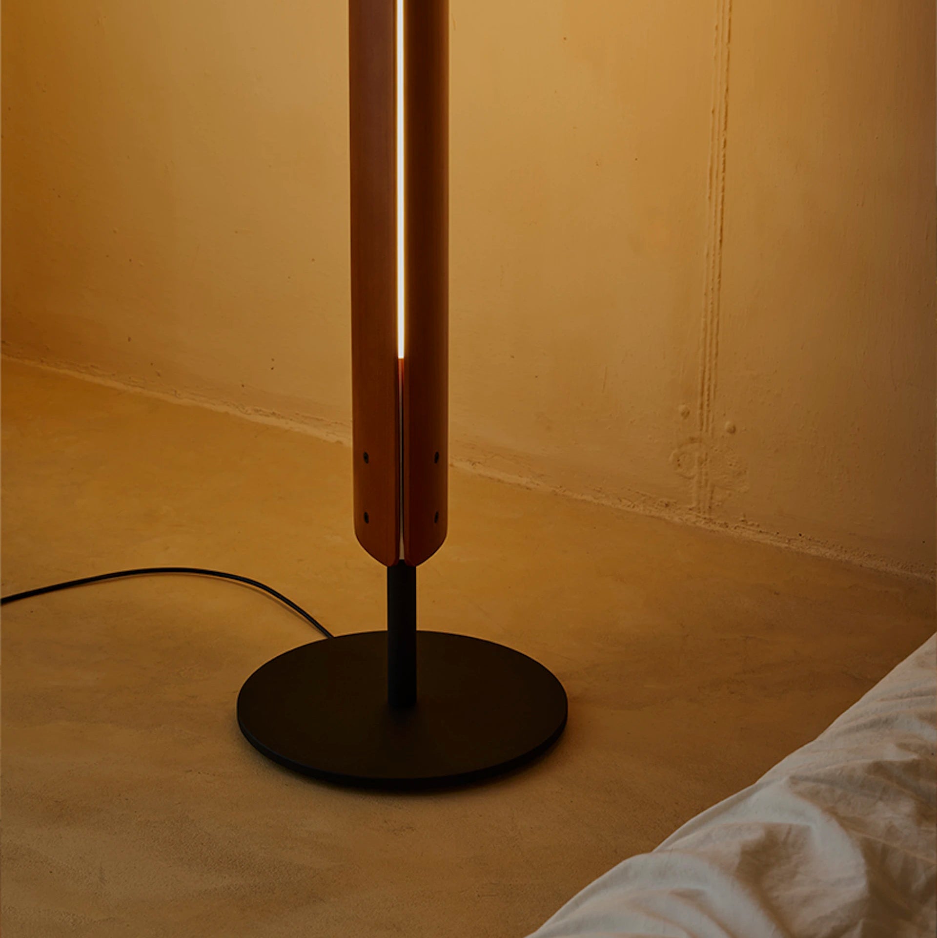 SEKI-HAN Floor Lamp in Copper Brown