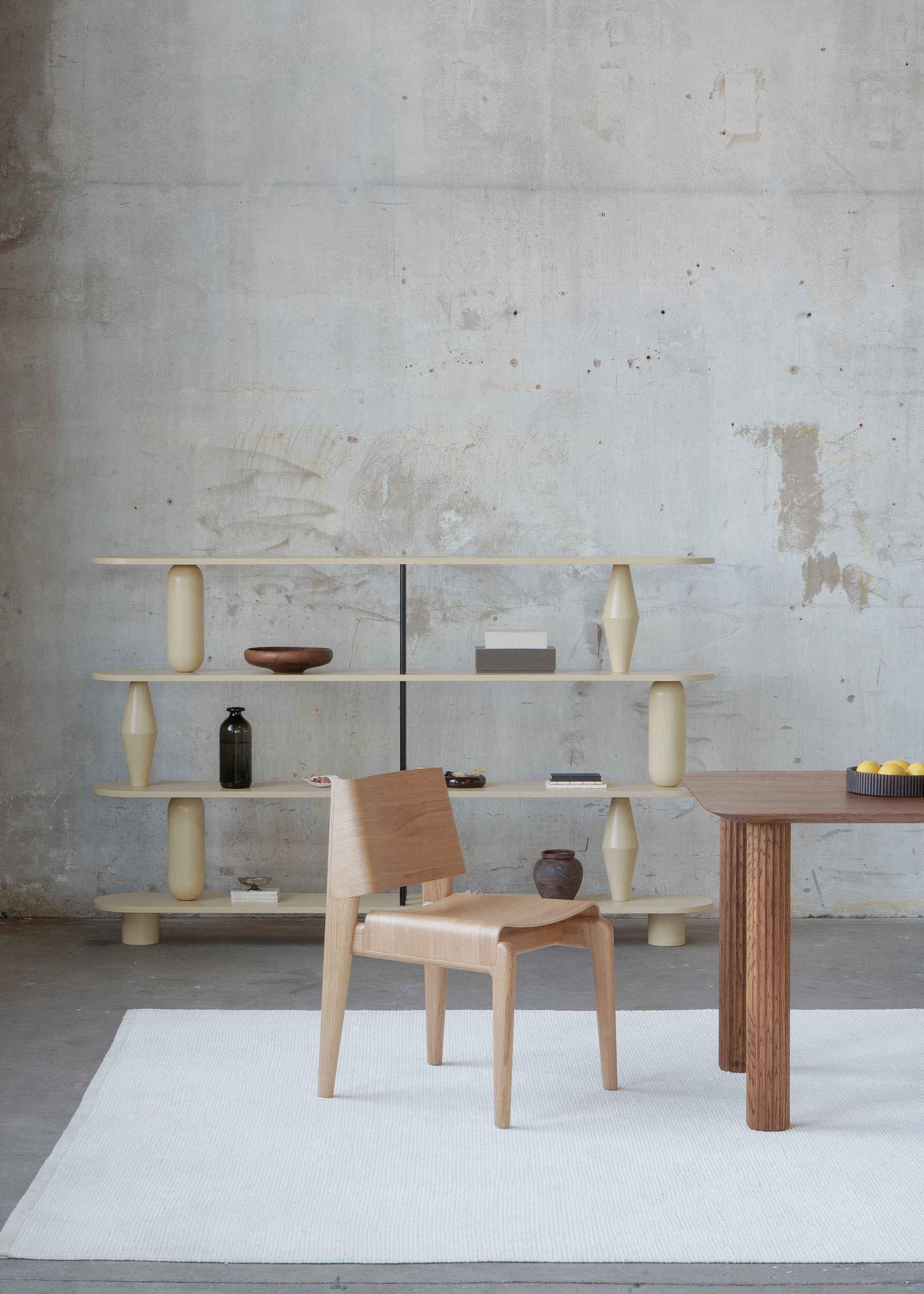 UNDIA Chair Black Oak Wood