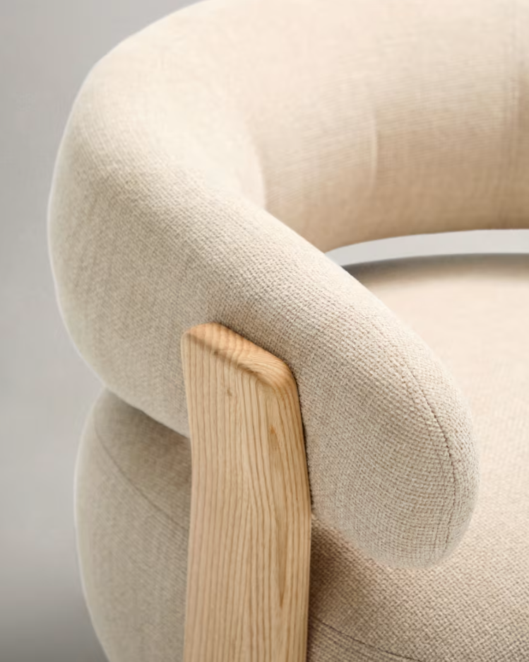 Beige granite armchair szenil with a wooden base