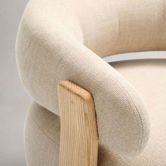Beige granite armchair szenil with a wooden base