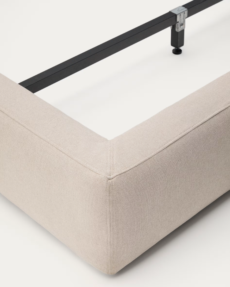 Bed beige block