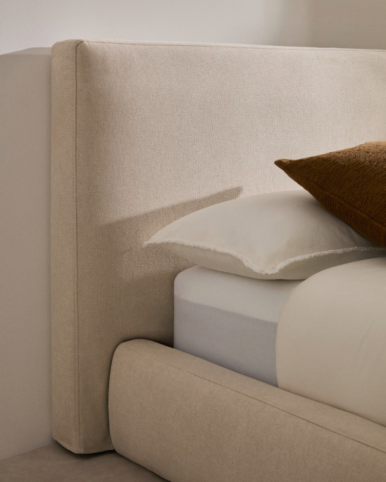 Bed beige block
