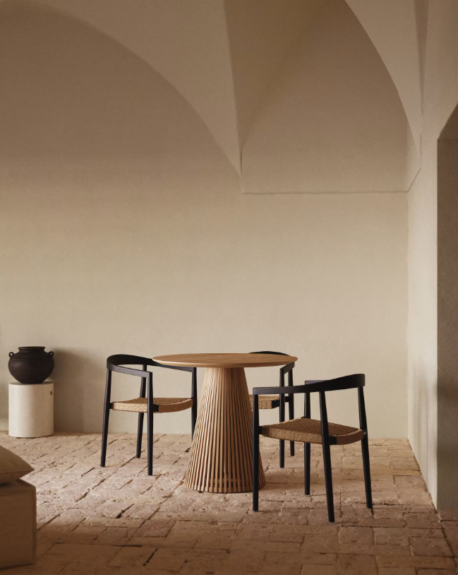 Jeanette table, solid wood