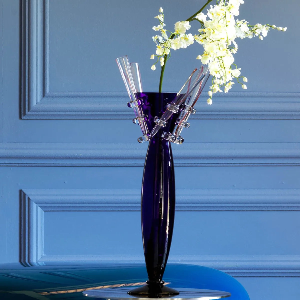 Amarillide vase blue inflatable glass