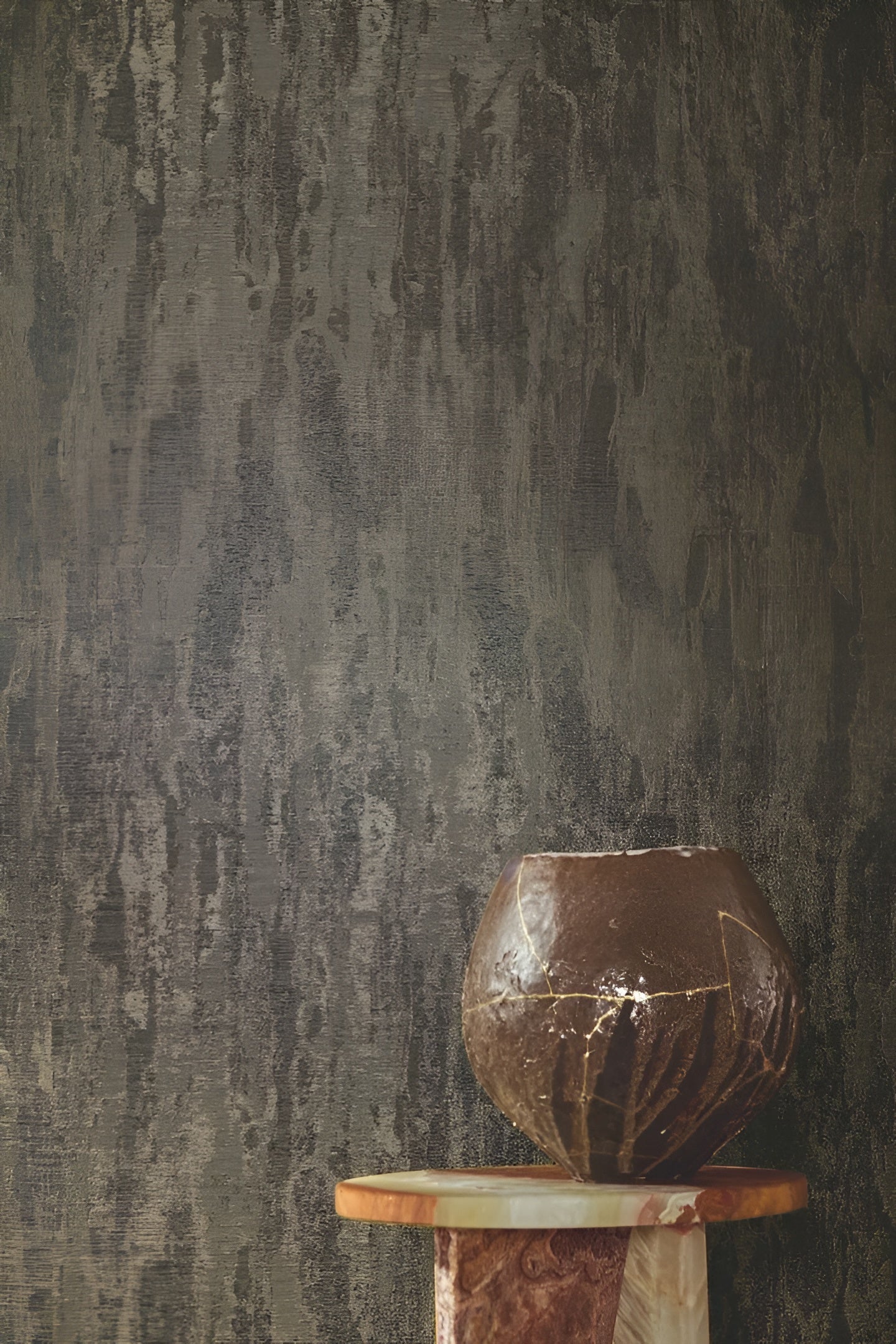 Textile wallpaper semi-smooth with gloss PALATINO - DARK BROWN WENGE