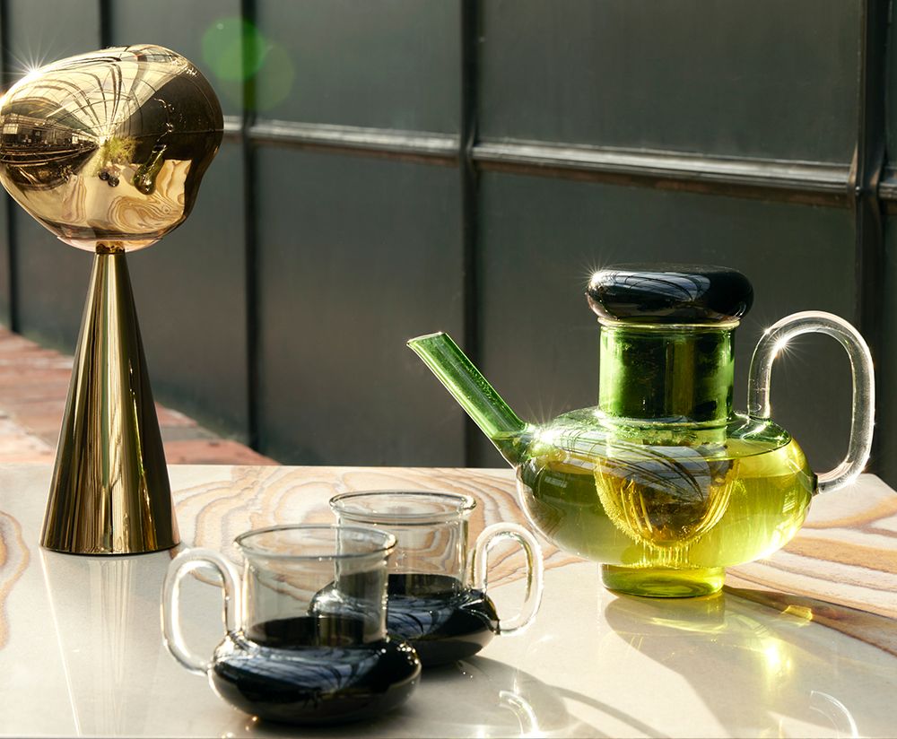 [Bald kommt] Schwarzgrüner Glas Tee-Krug [Julia] [Amelia SP.]