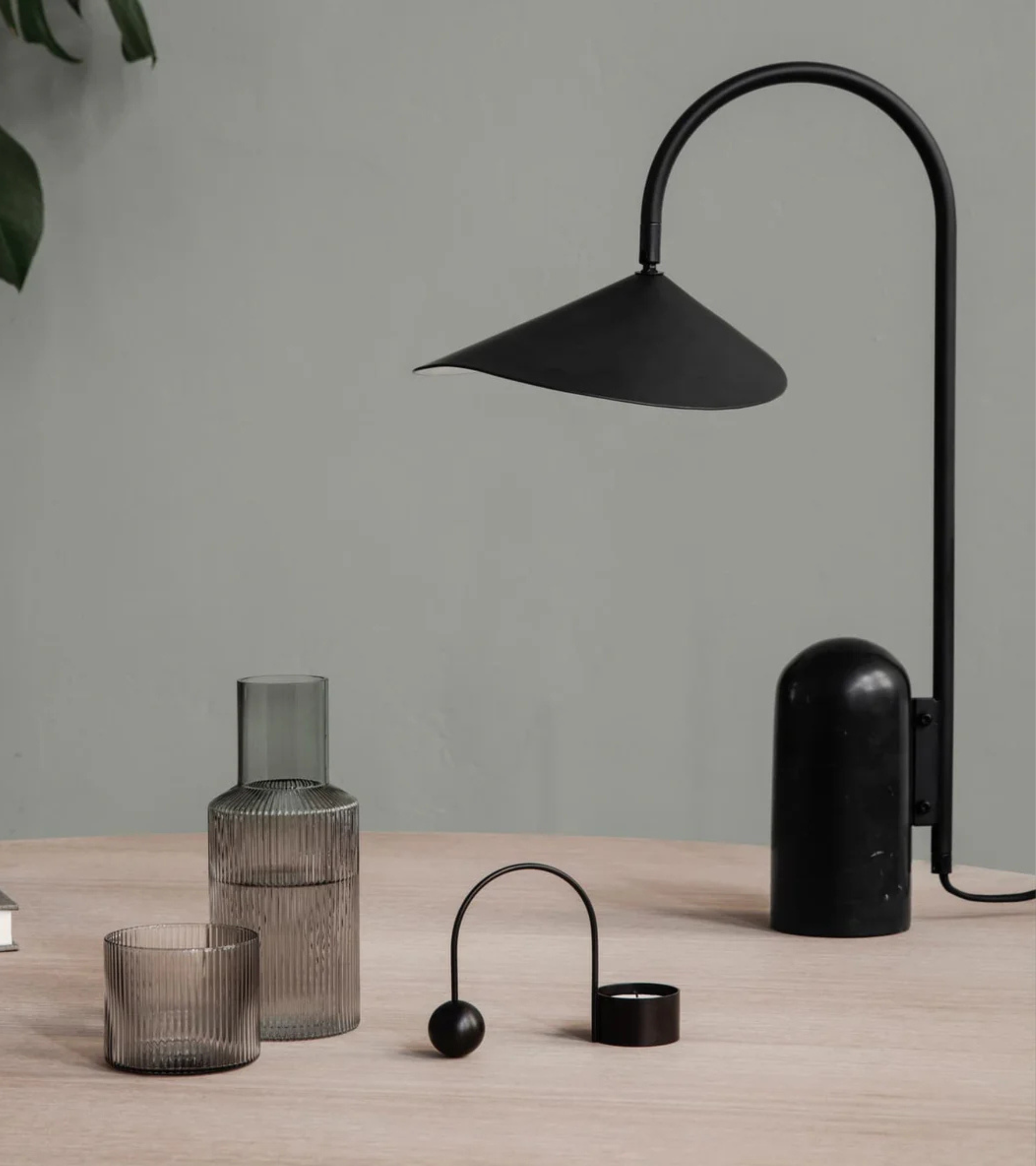 BALANCE TEALIGHT Candle Holder Black