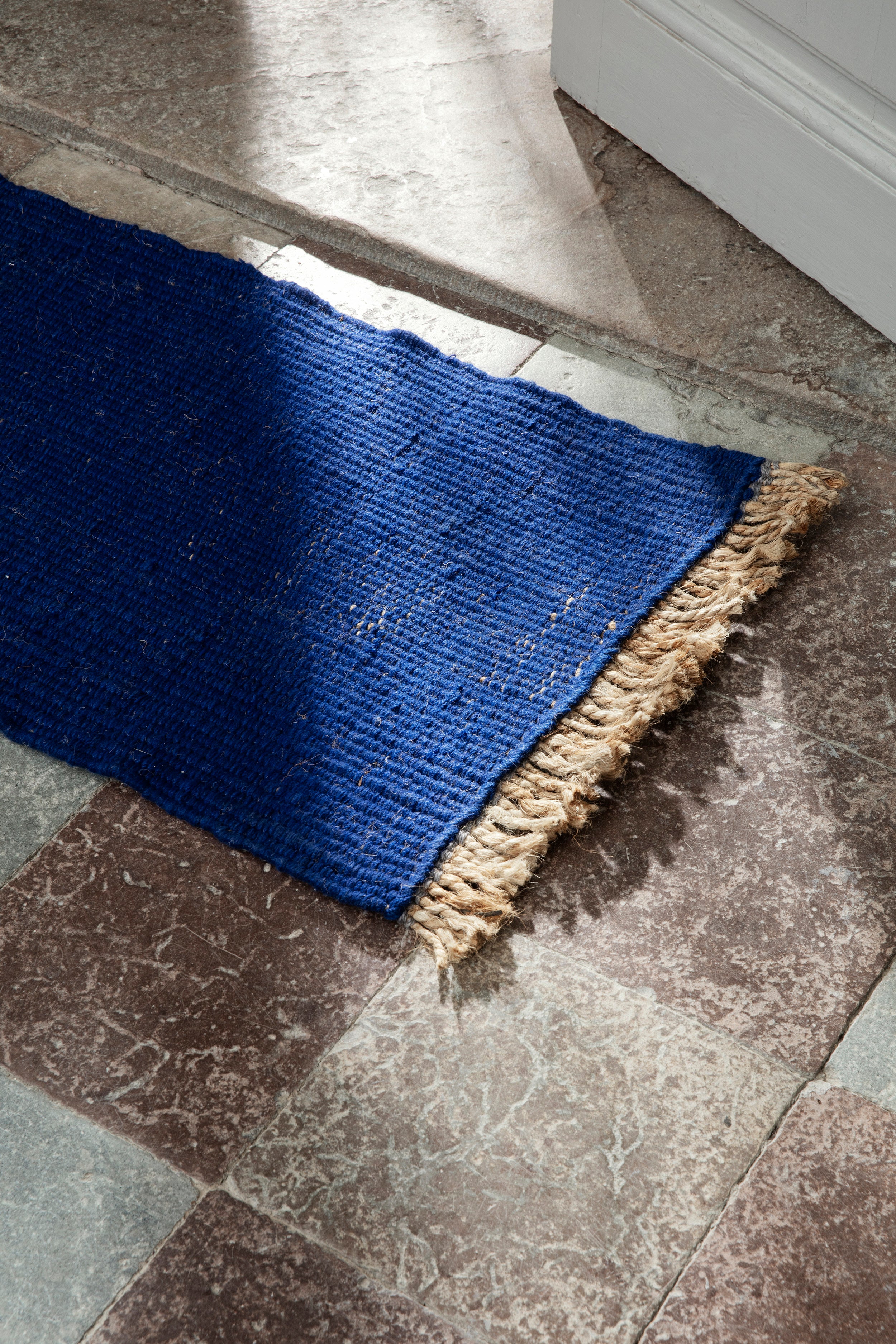 BLOCK MAT light blue rug with beige fringes