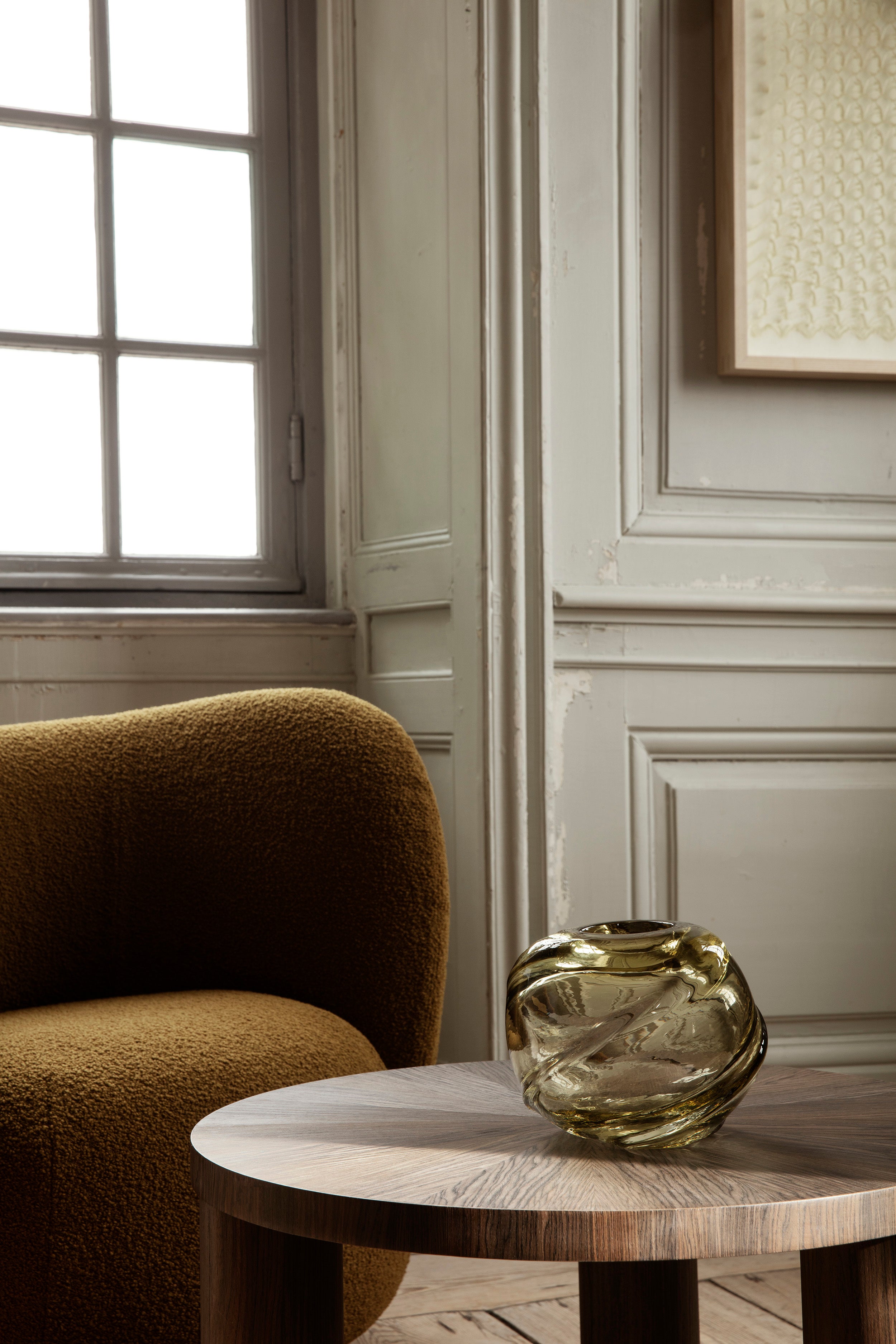 WATER ROUND SWIRL vase in light yellow