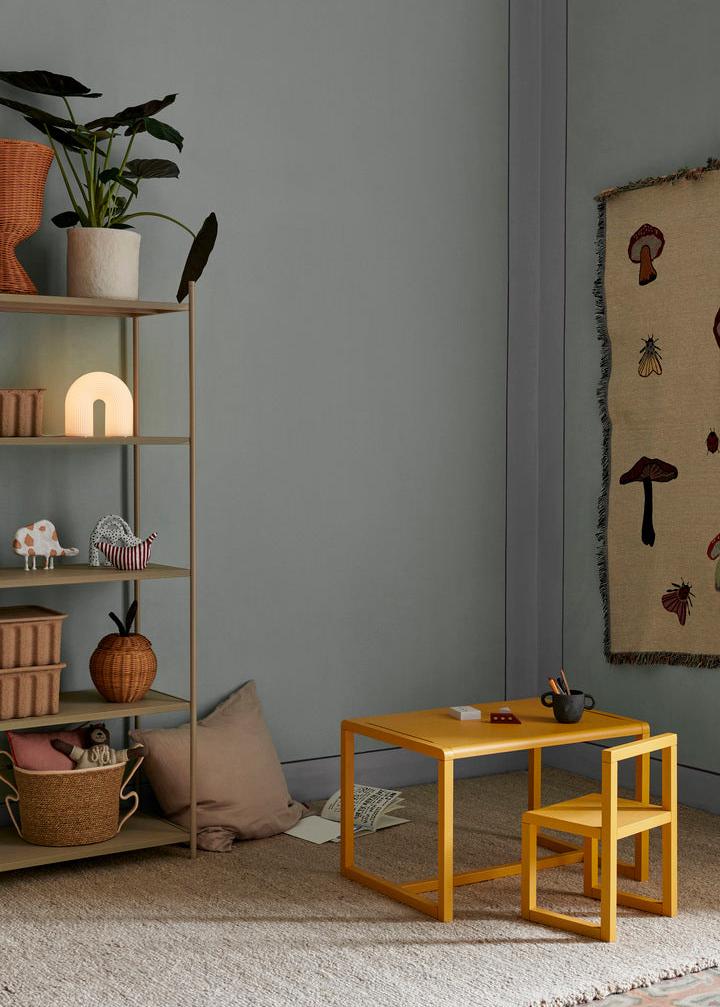 Table lamp VUELTA Milk glass