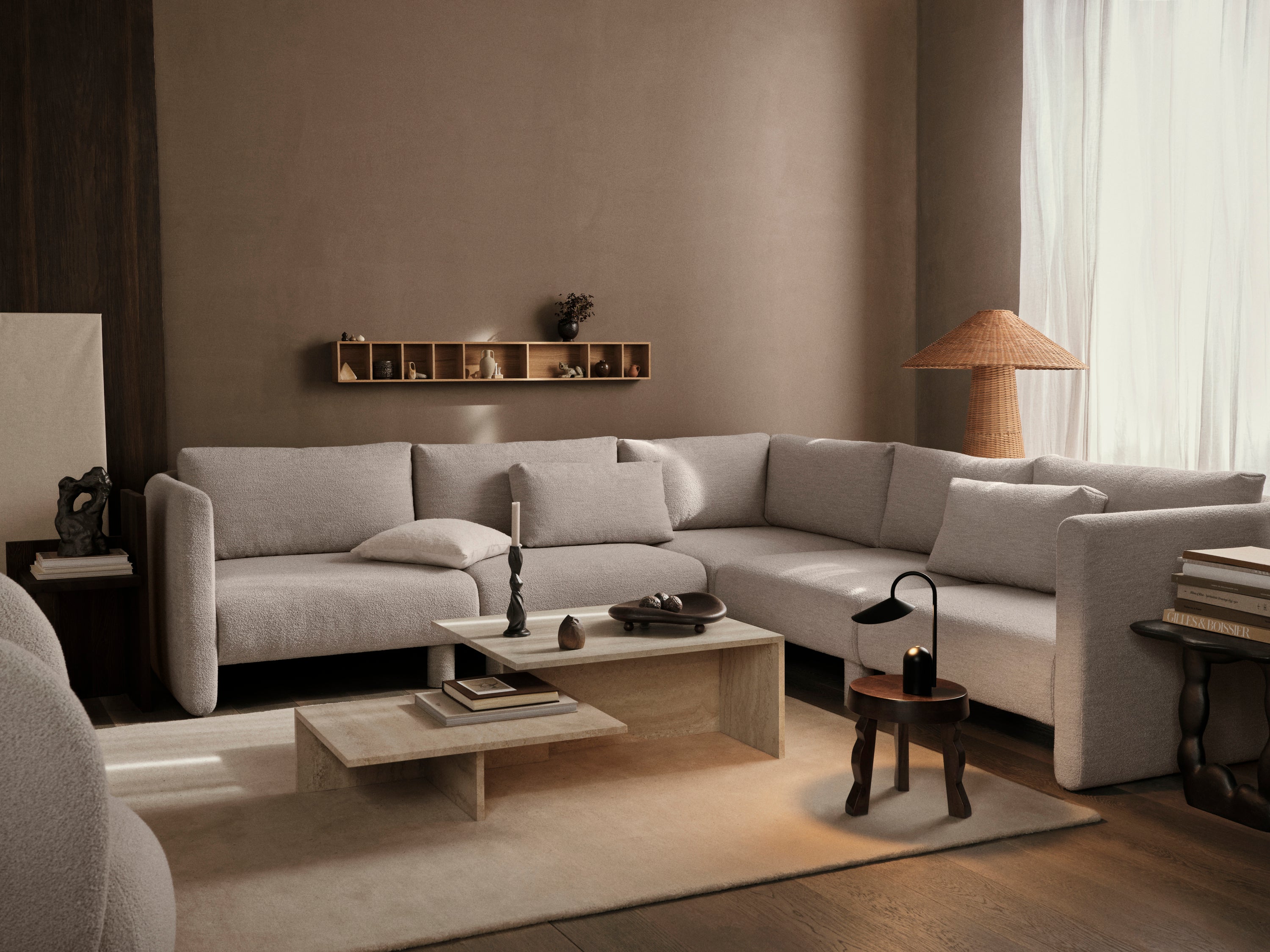 DISTINCT GRANDE DUO travertine table set