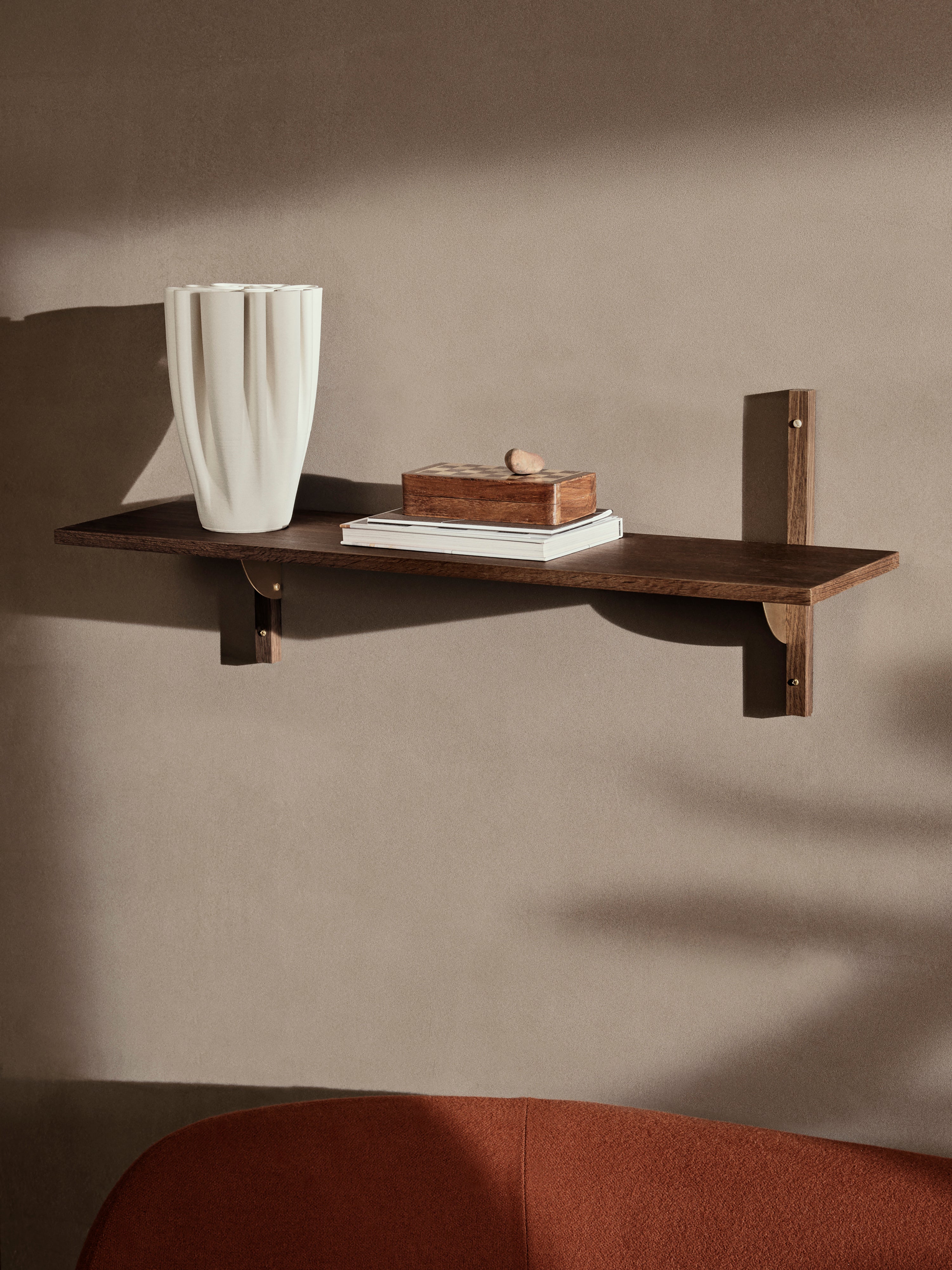 SECTOR WIDE shelf in smoked oak veneer