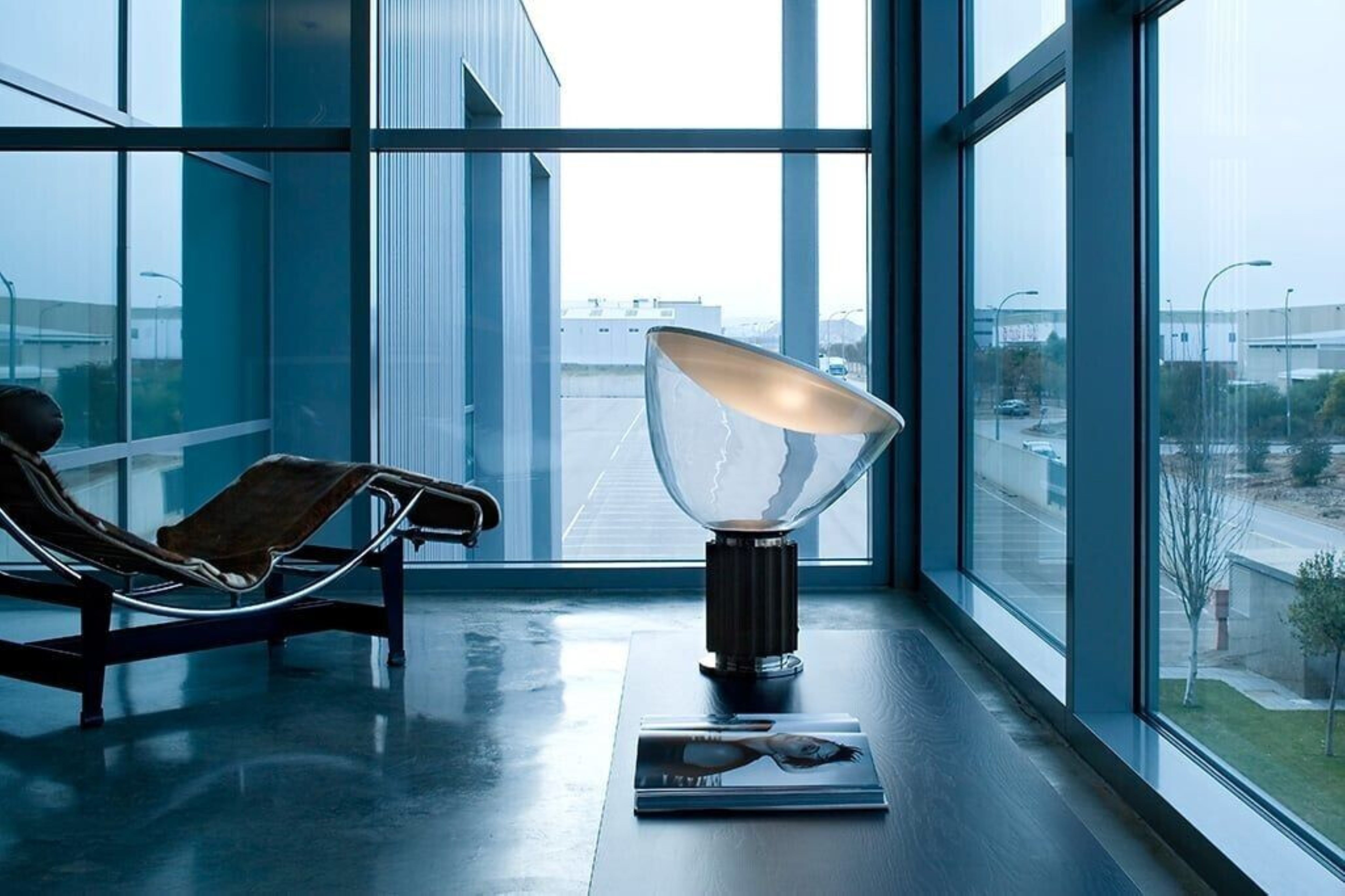 TACCIA PMMA Black Table Lamp
