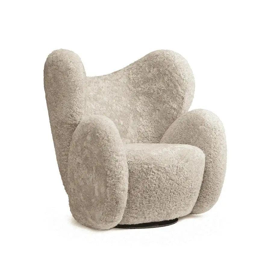 Fotel obrotowy futrzany BIG BIG kremowy NORR11    Eye on Design
