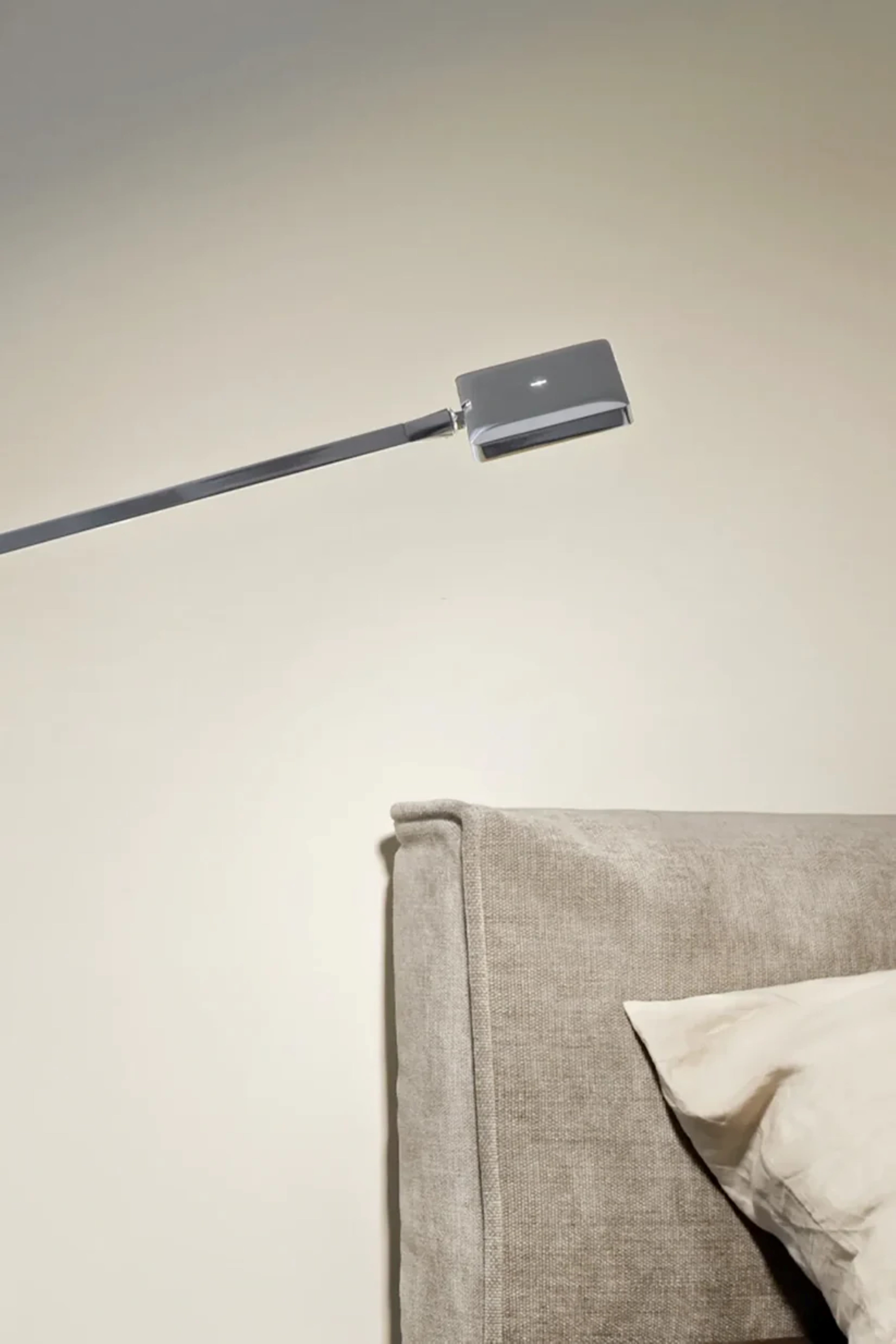 KELVIN EDGE BASE Desk Lamp Gray