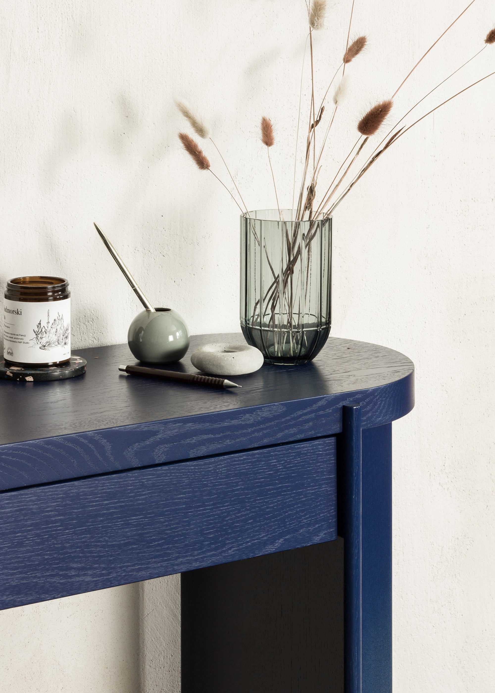 KIRU DUO Console in Ebony Oak Wood