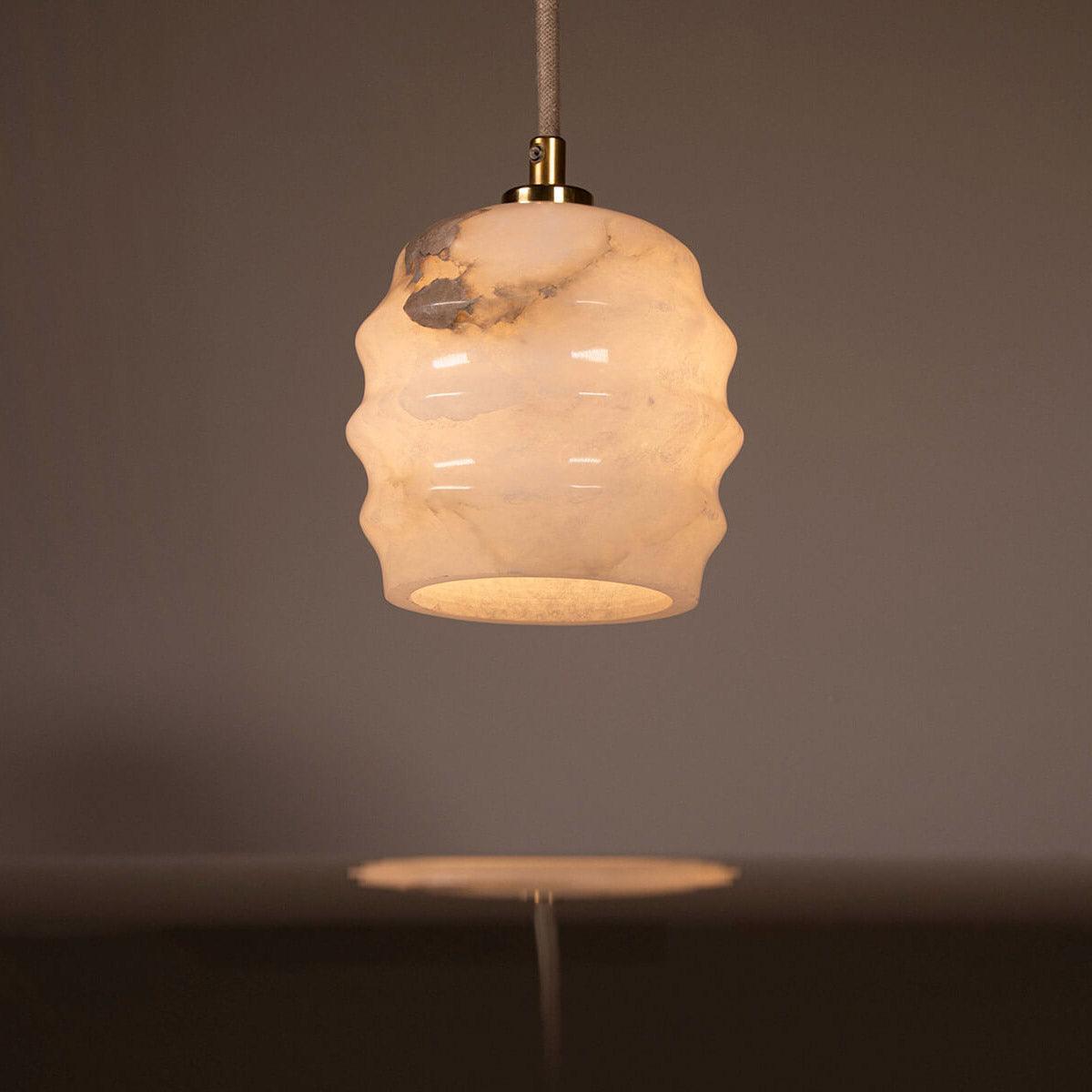 Lampa alabastrowa wisząca KALLIOPE nikiel Embassy Interiors    Eye on Design