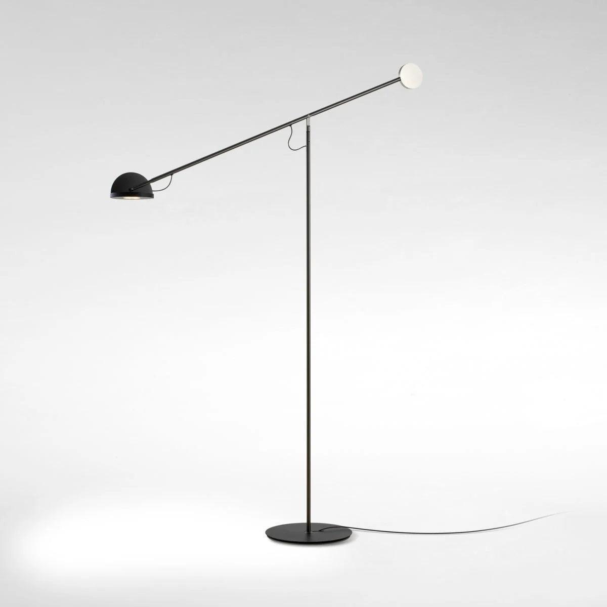 Lampa podłogowa COPERNICA grafitowy ze srebrnym wykończeniem Marset    Eye on Design