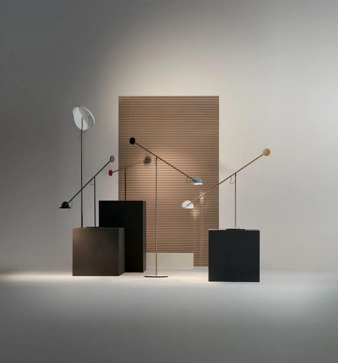 Lampa stołowa COPERNICA grafitowy ze srebrnym wykończeniem Marset    Eye on Design