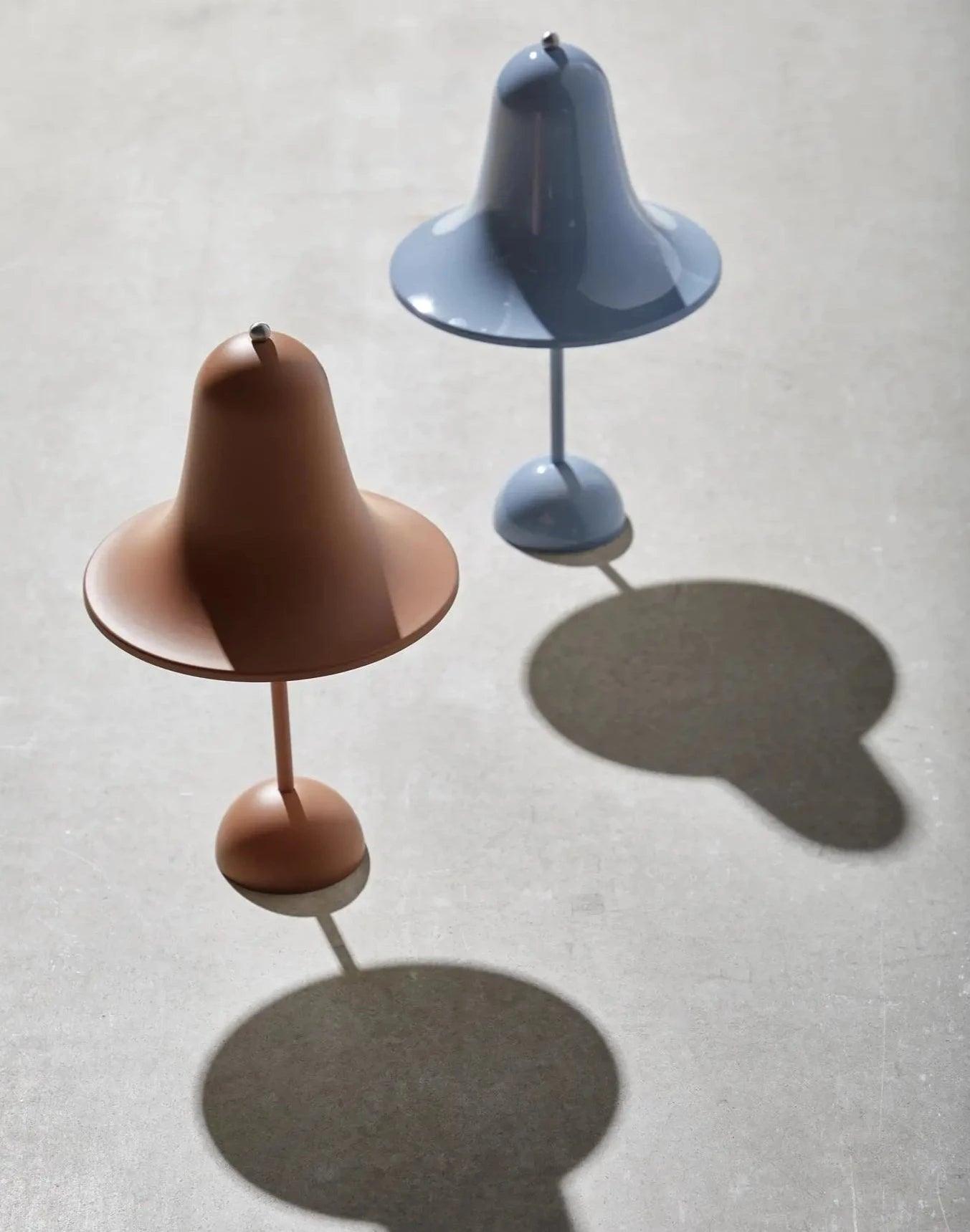 Lampa stołowa przenośna PANTOP zakurzony błękit Verpan    Eye on Design