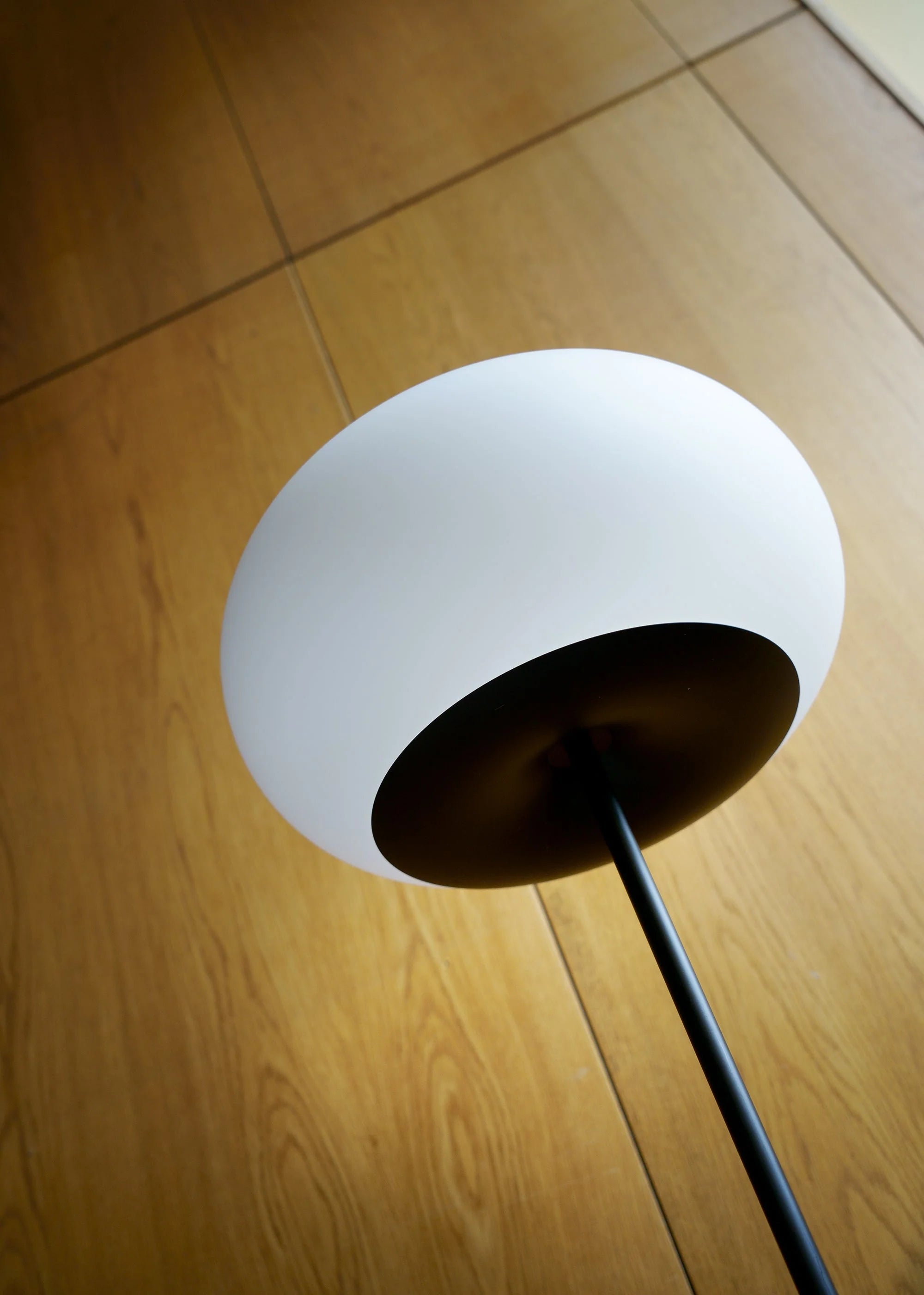 Stehlampe PIU schwarzer Marmor