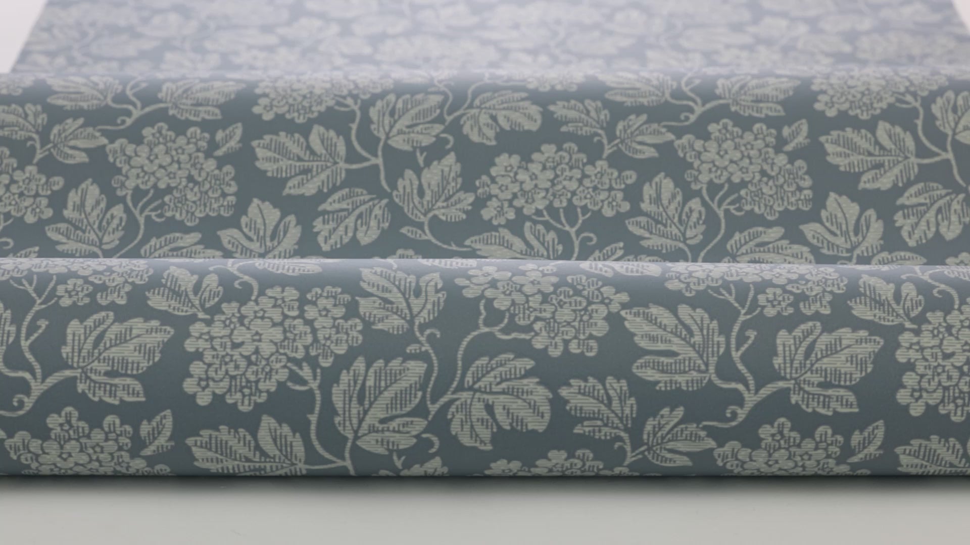 Non-woven paper wallpaper with a plant pattern HAGTORN blue