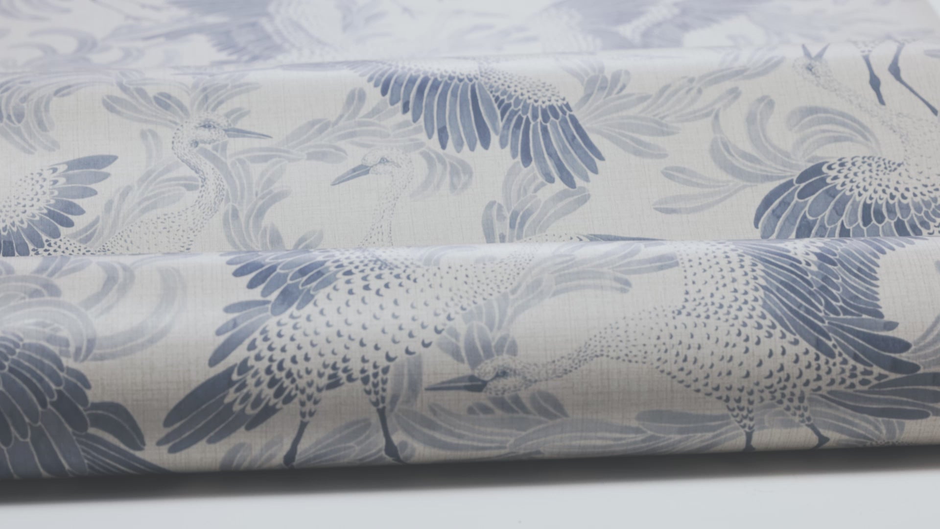 DANCING CRANE Cream Wallpaper with Bird Animal Motif in Blue
