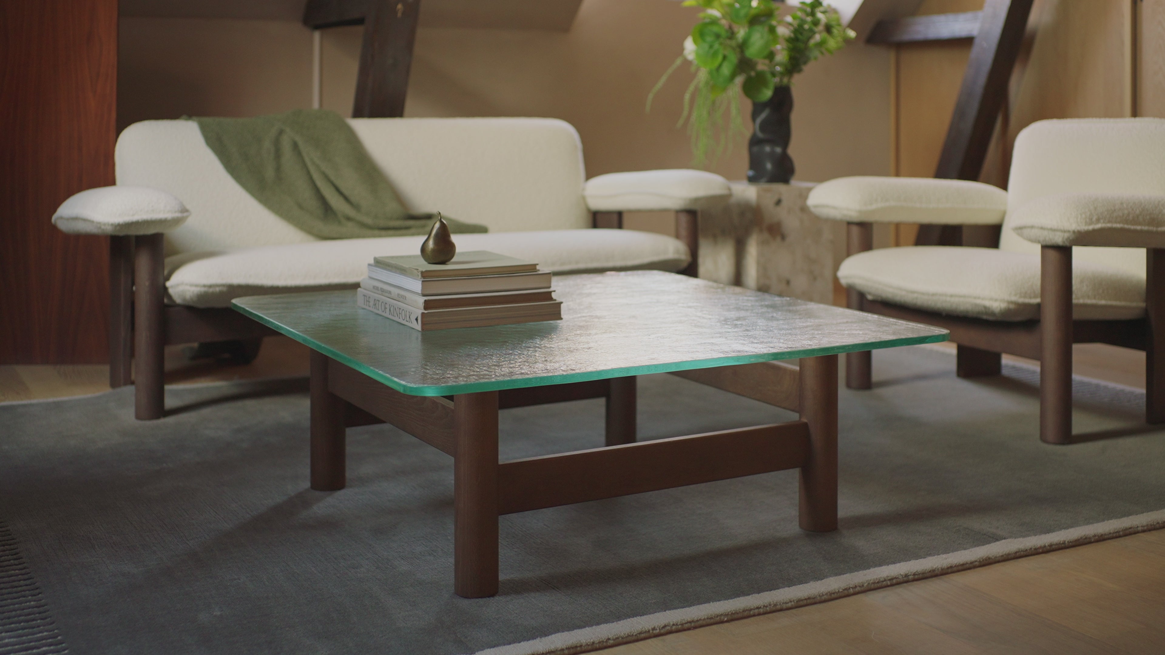 Couchtisch BRASILIA mit Glasplatte und dunklem Eichenfuß