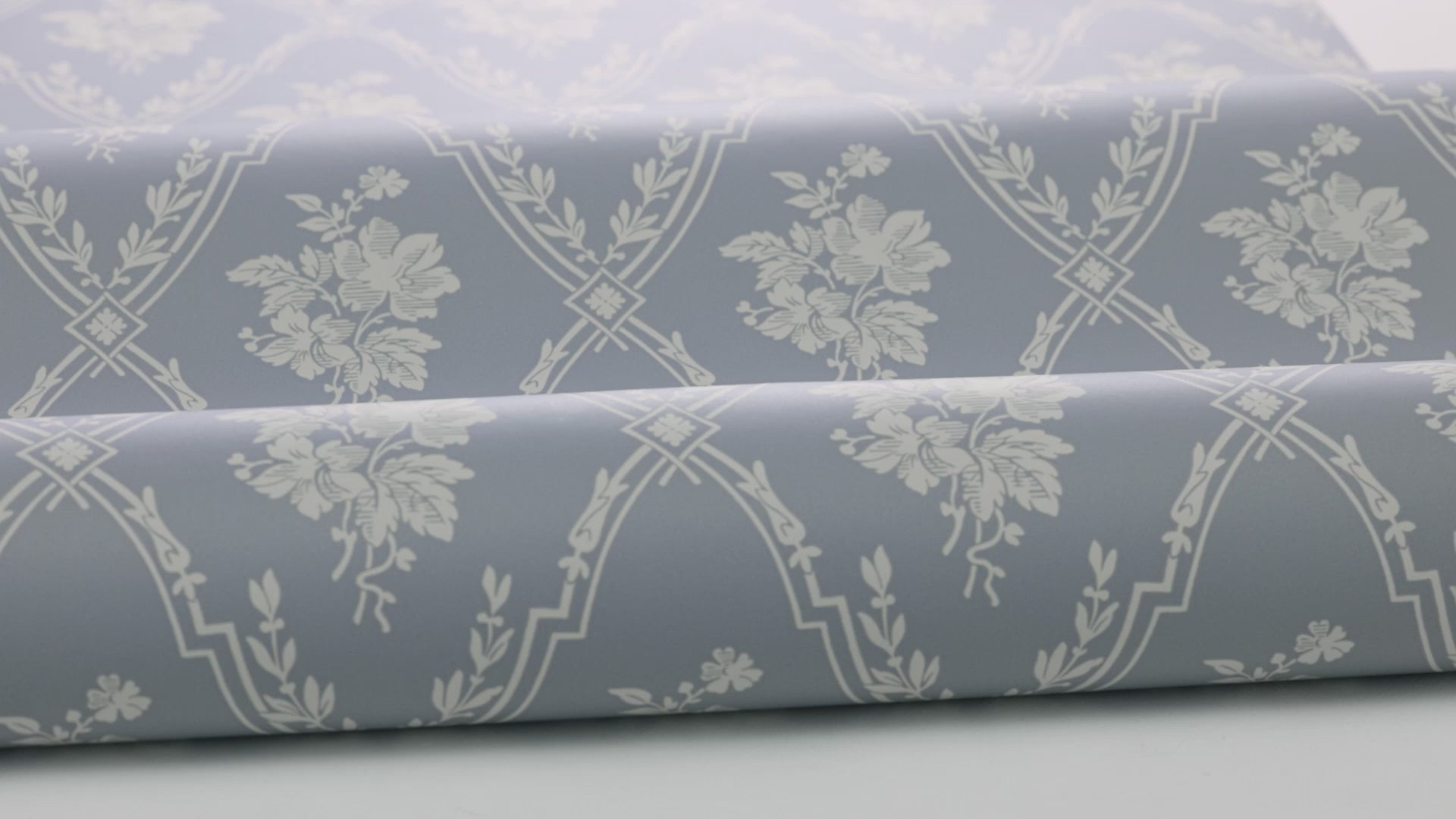 Non-woven paper wallpaper with a plant pattern VÄSTIGÅRN blue