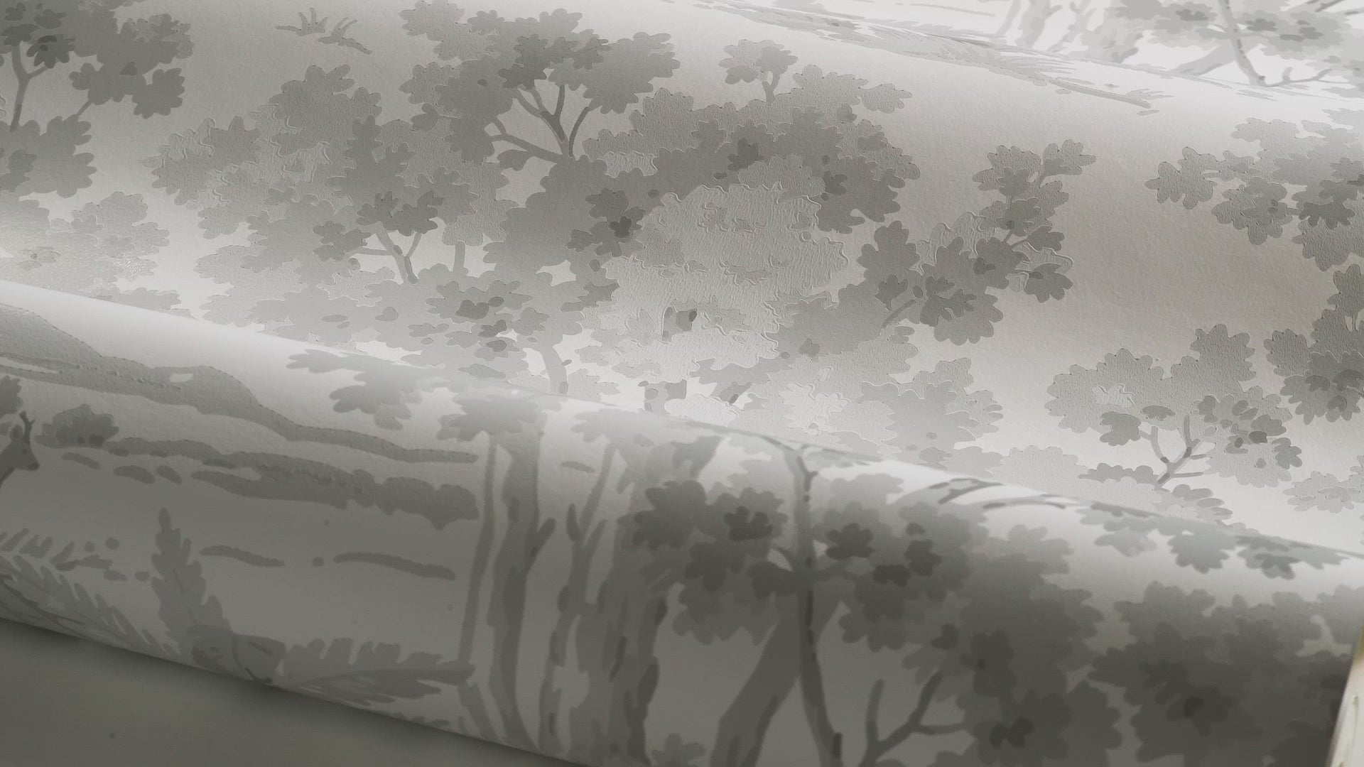 Non-woven paper wallpaper with a botanical pattern COUNTRYSIDE MORNING white with gray