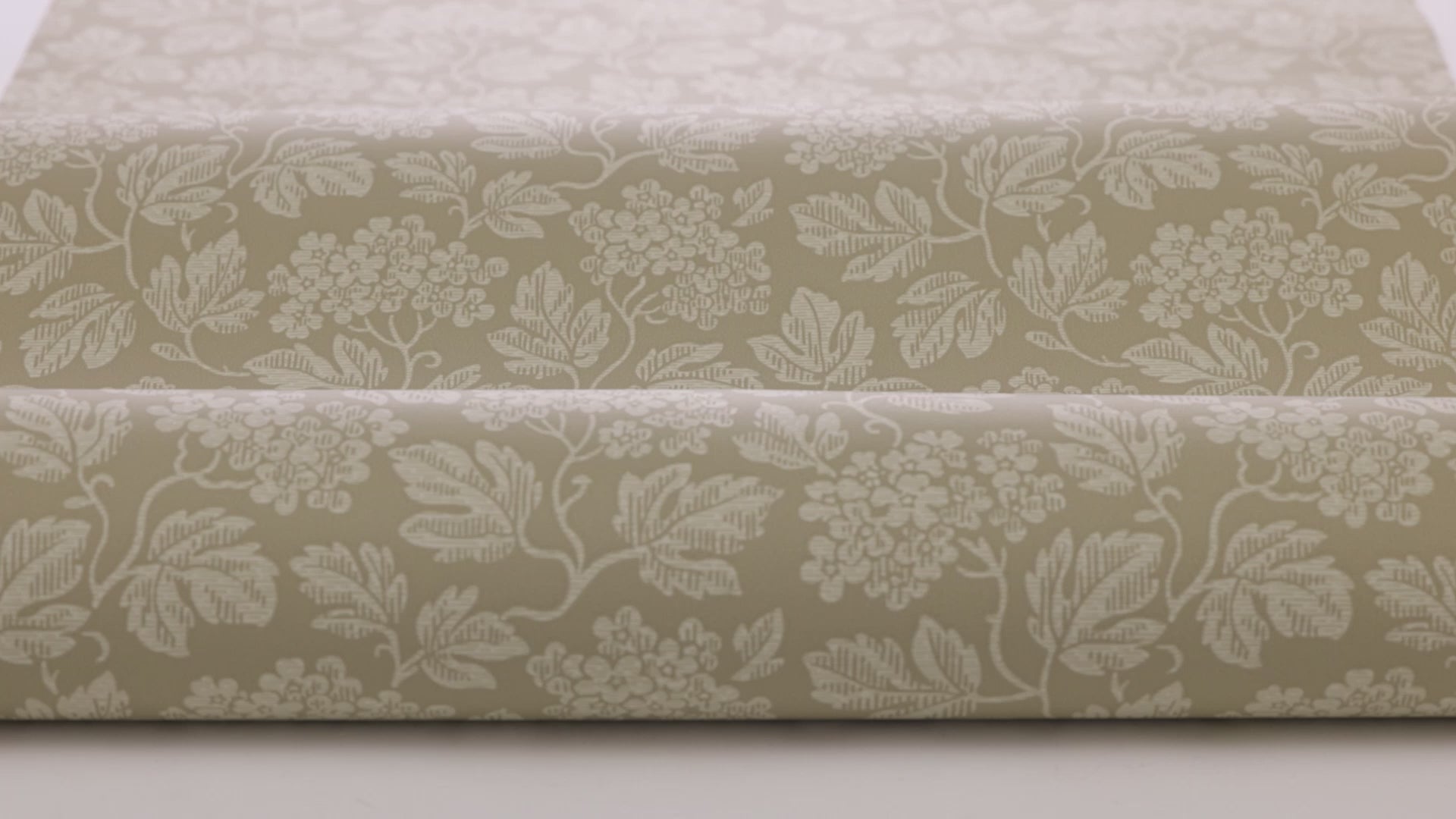Non-woven paper wallpaper with a botanical pattern HAGTORN beige