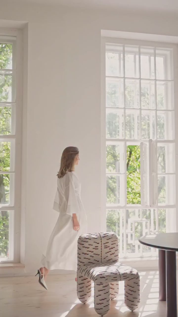 Stuhl HELLO sandbeige mit braunem Muster