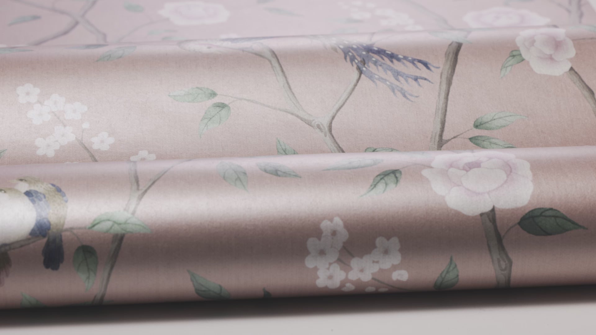 Non-woven paper wallpaper with a botanical pattern PARADISE BIRDS pink with white