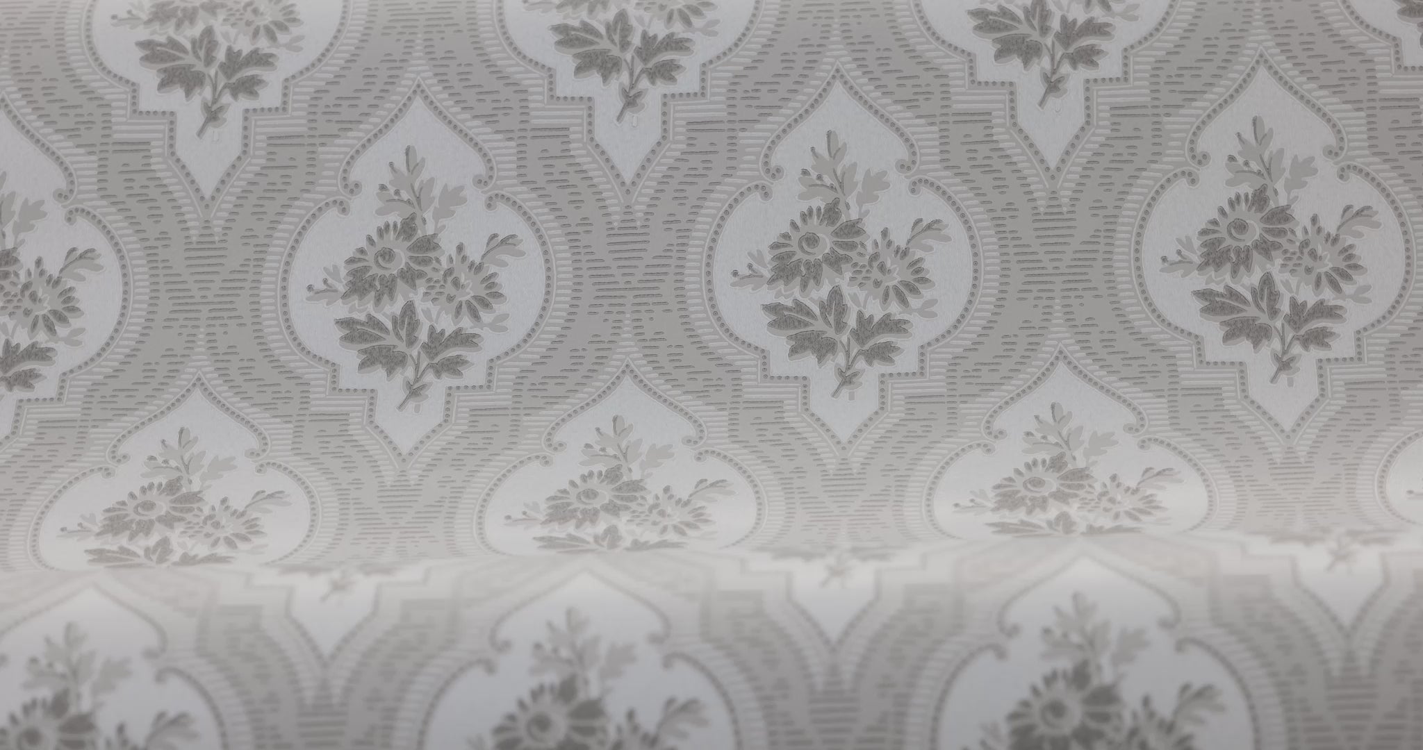 ETERNAL FLOWER beige wallpaper with a floral medallion pattern