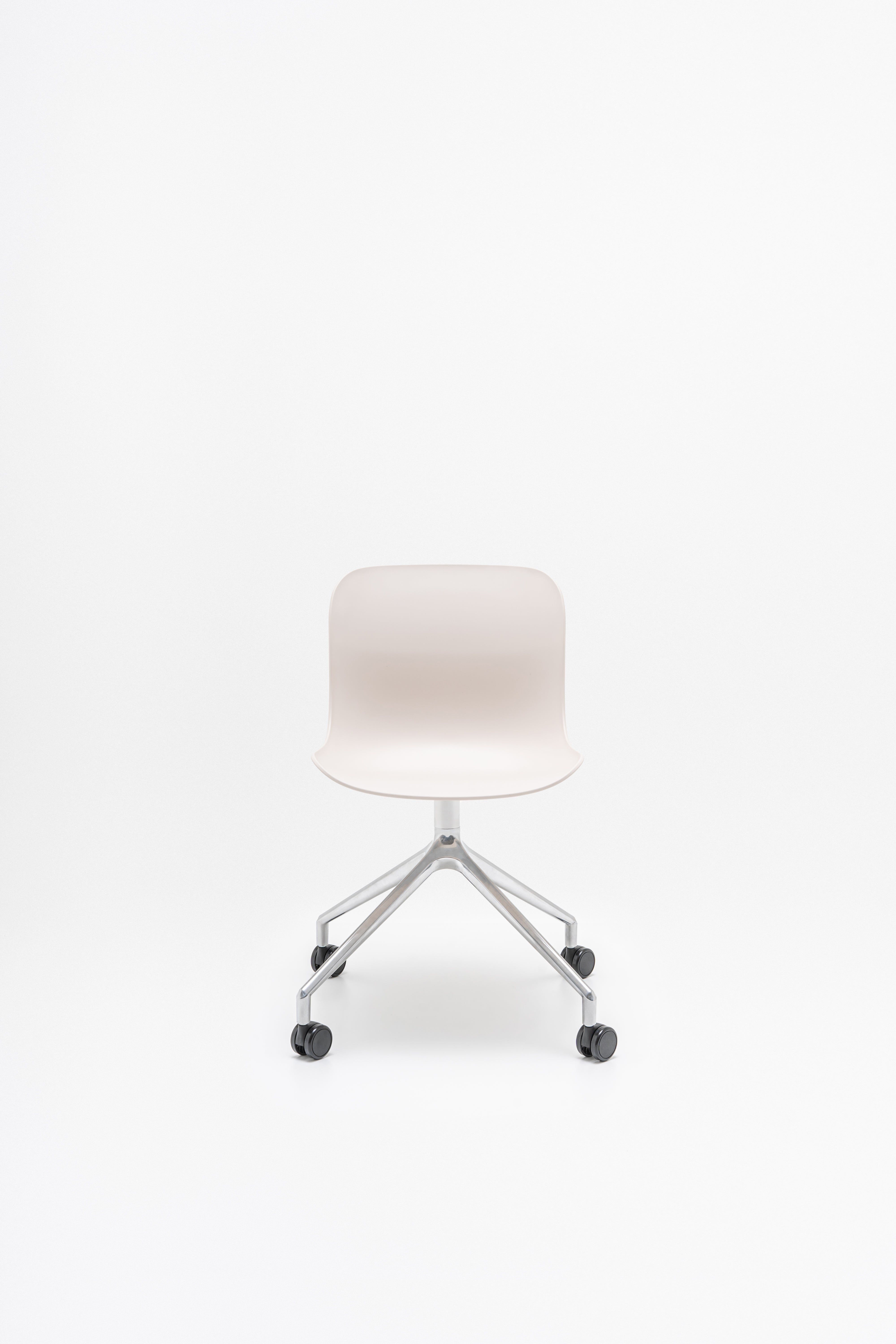 Baltic 2 Basic Aluminum swivel chair