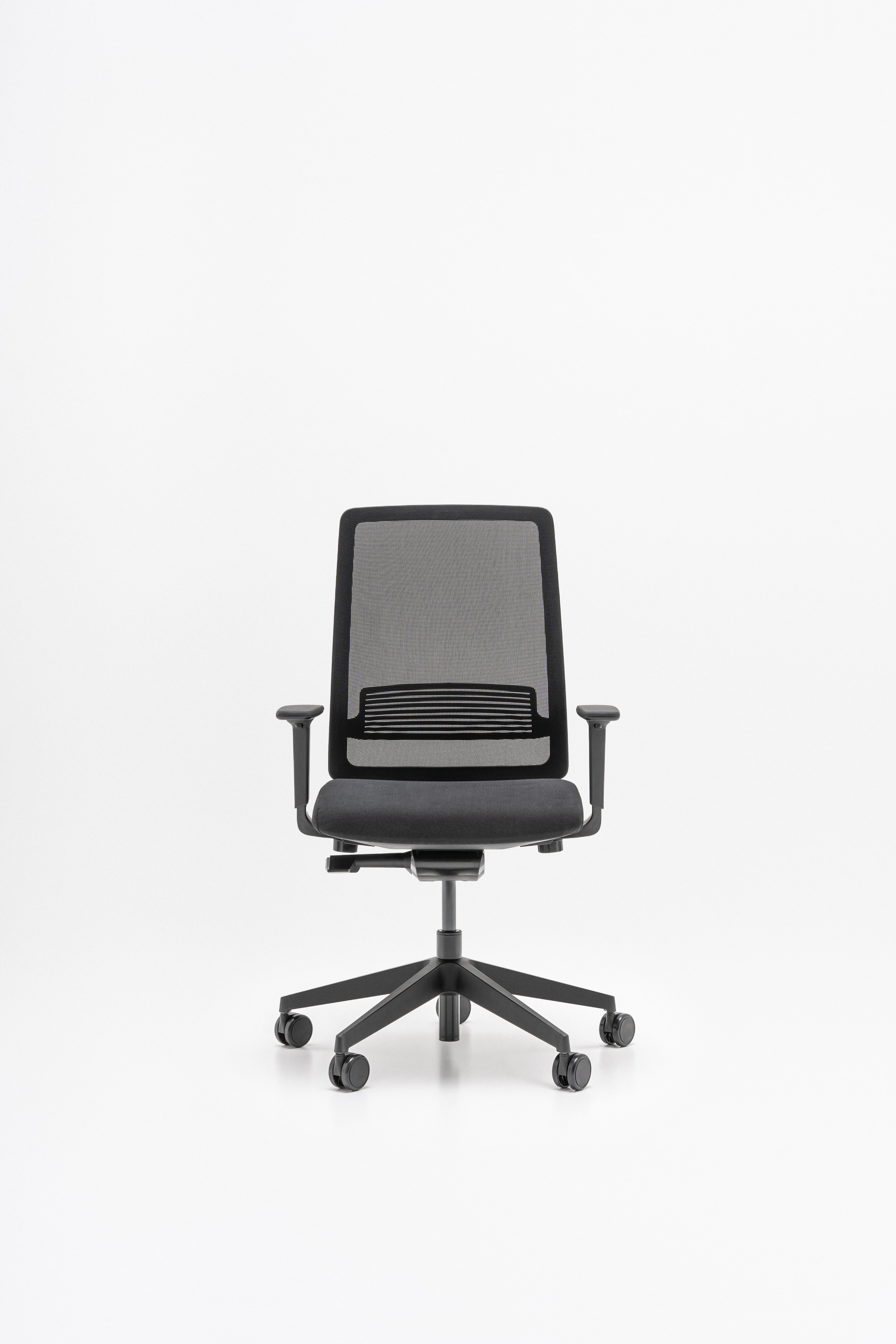 Apex Office Chair mit Rädern für eine harte Oberfläche