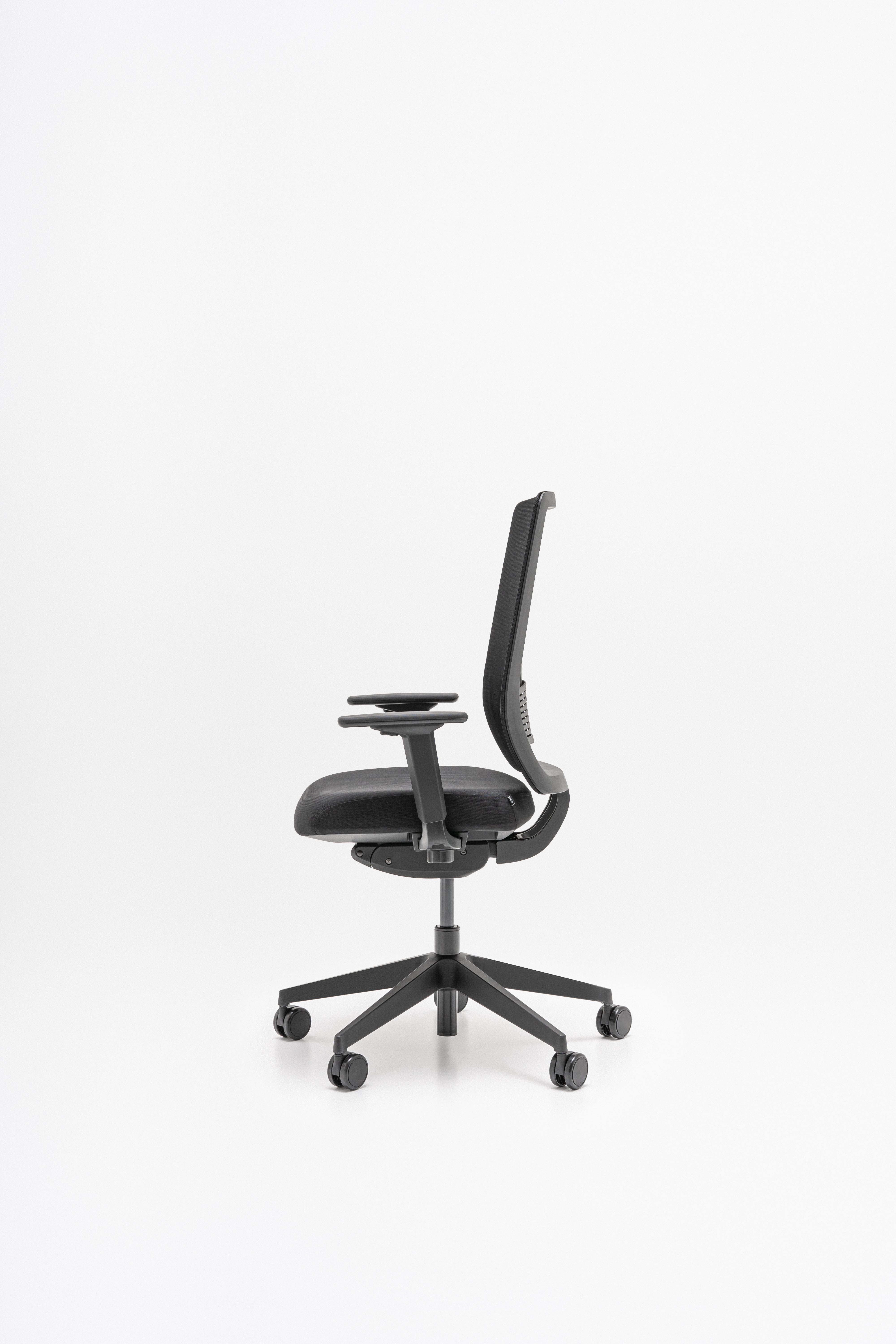 Apex Office Chair mit Rädern für eine harte Oberfläche