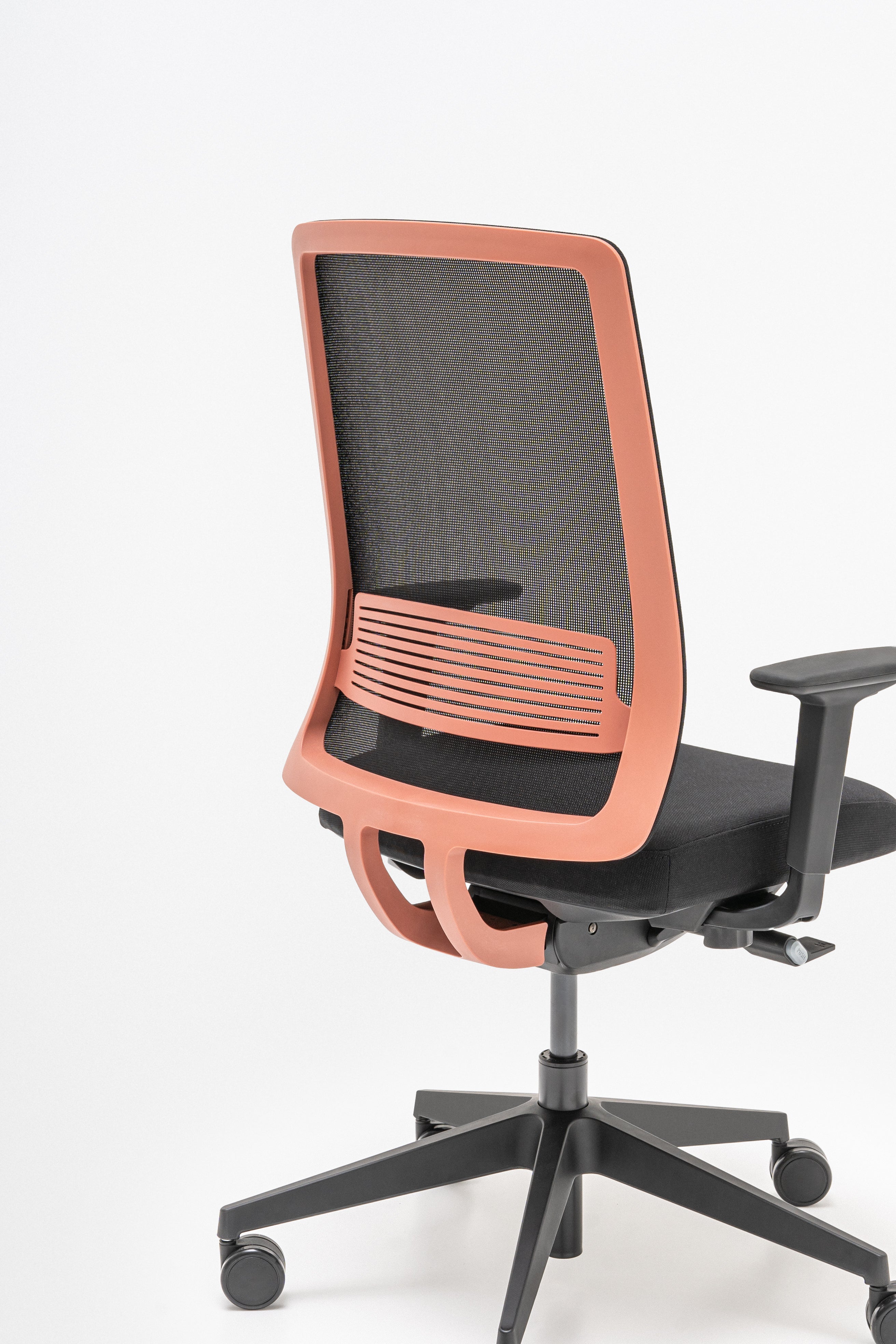 Apex Office Chair mit Rädern für eine harte Oberfläche