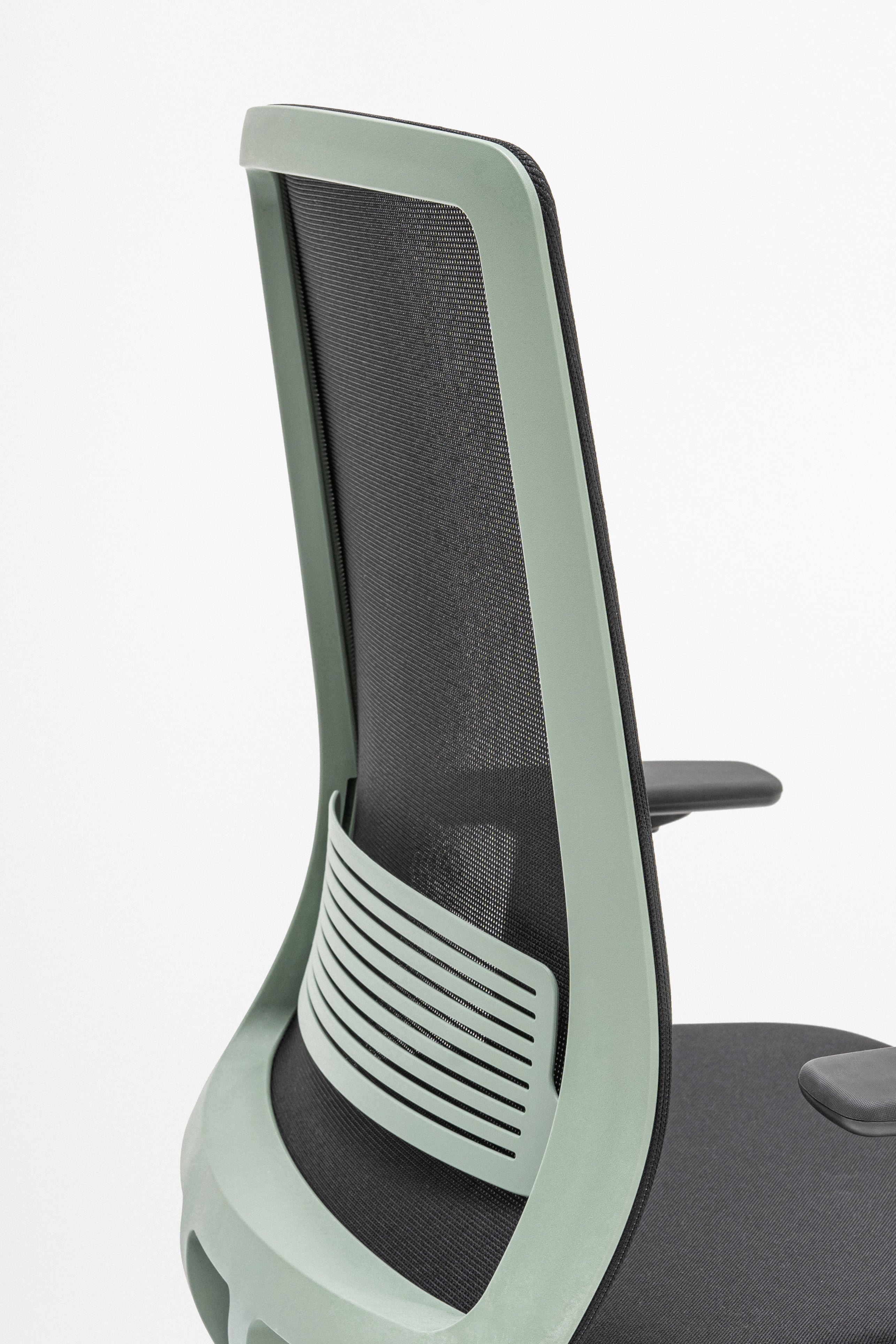 Apex Office Chair mit Rädern für eine harte Oberfläche
