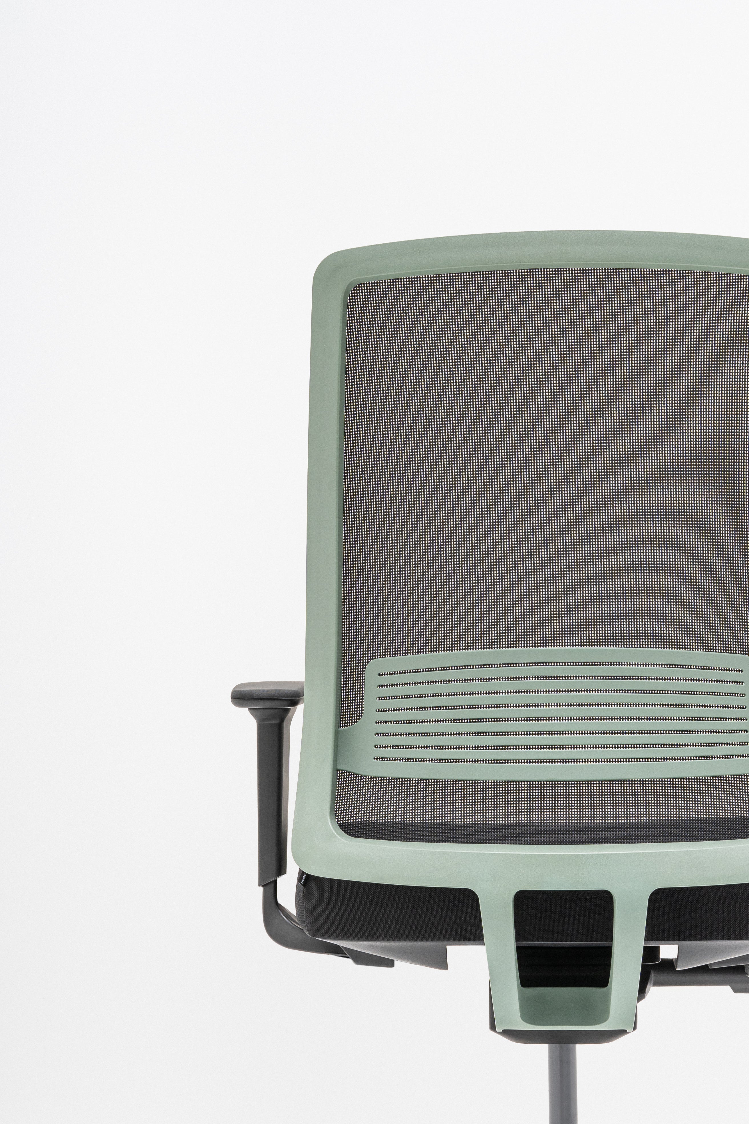 Apex Office Chair mit Rädern für eine harte Oberfläche