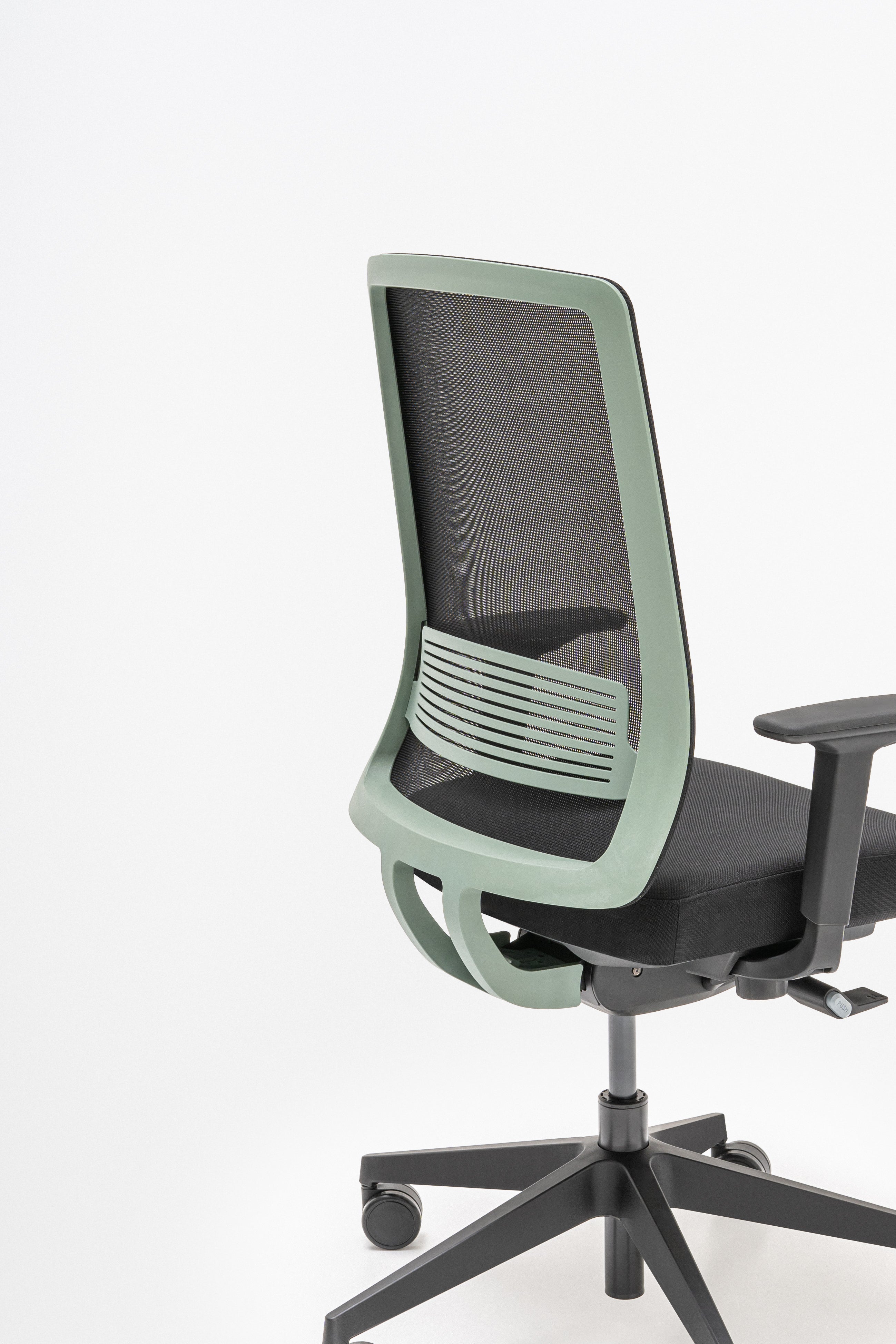 Apex Office Chair mit Rädern für eine harte Oberfläche