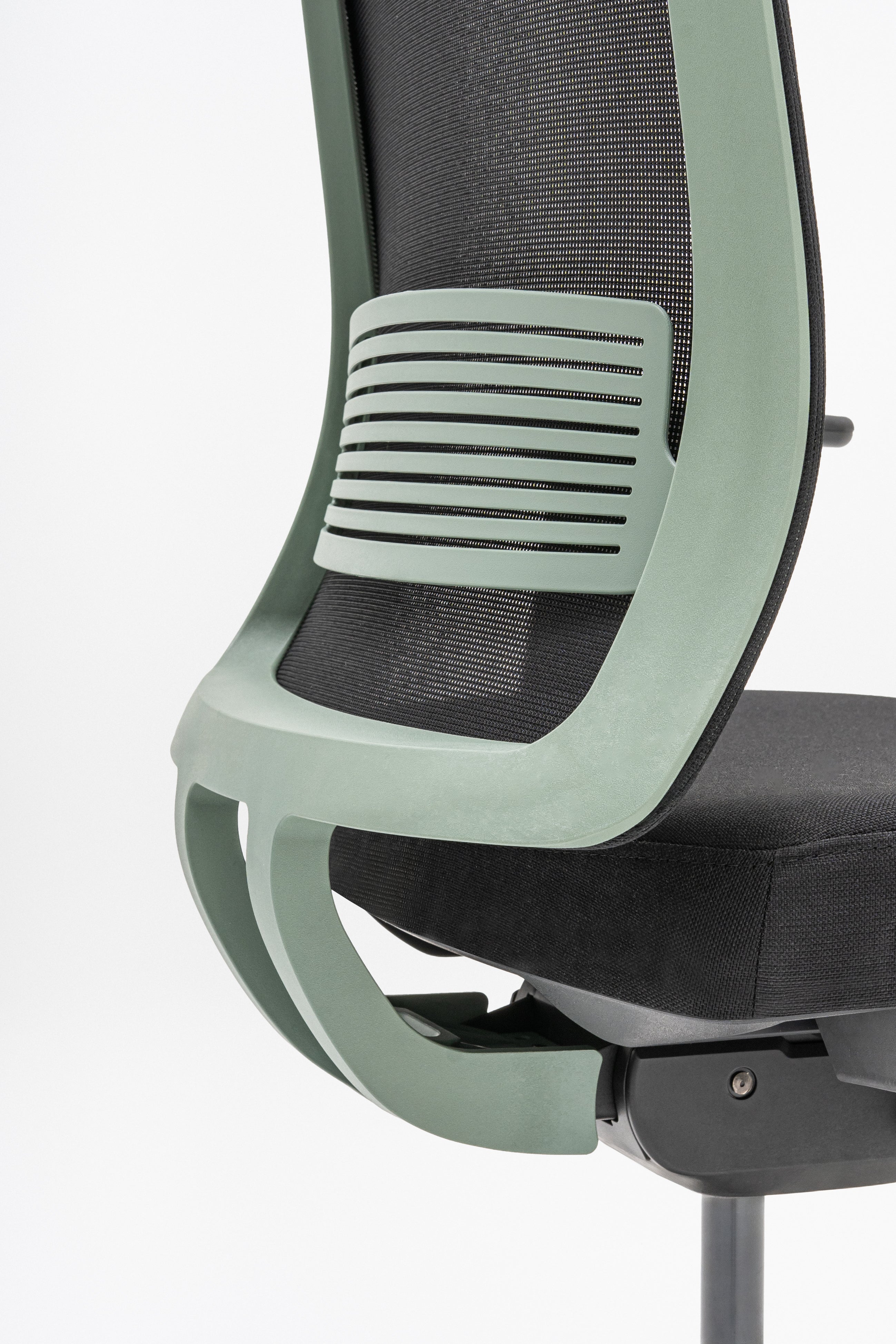 Apex Office Chair mit Rädern für eine harte Oberfläche