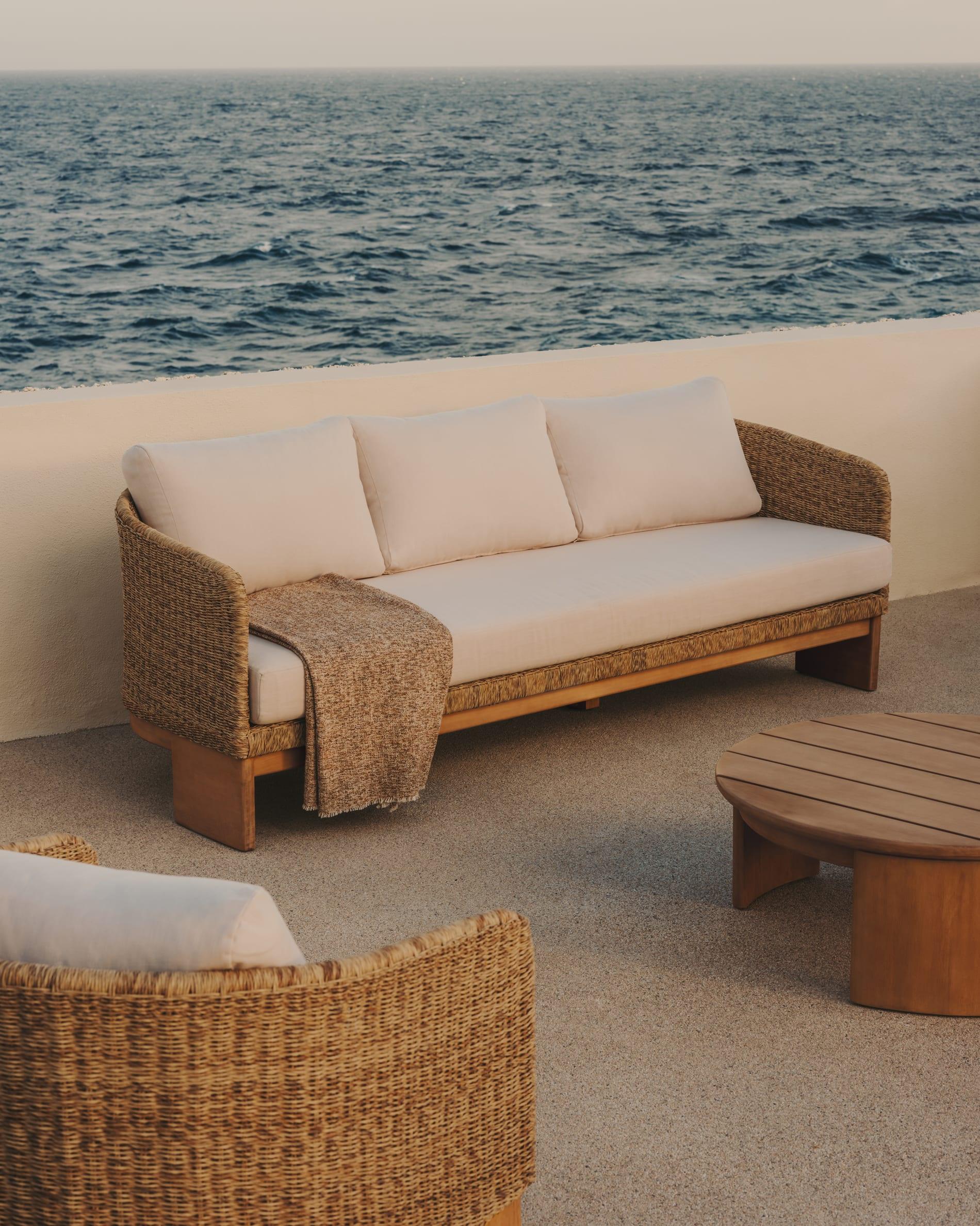 Sofa ogrodowa XORIGUER rattanowe oparcie La Forma    Eye on Design