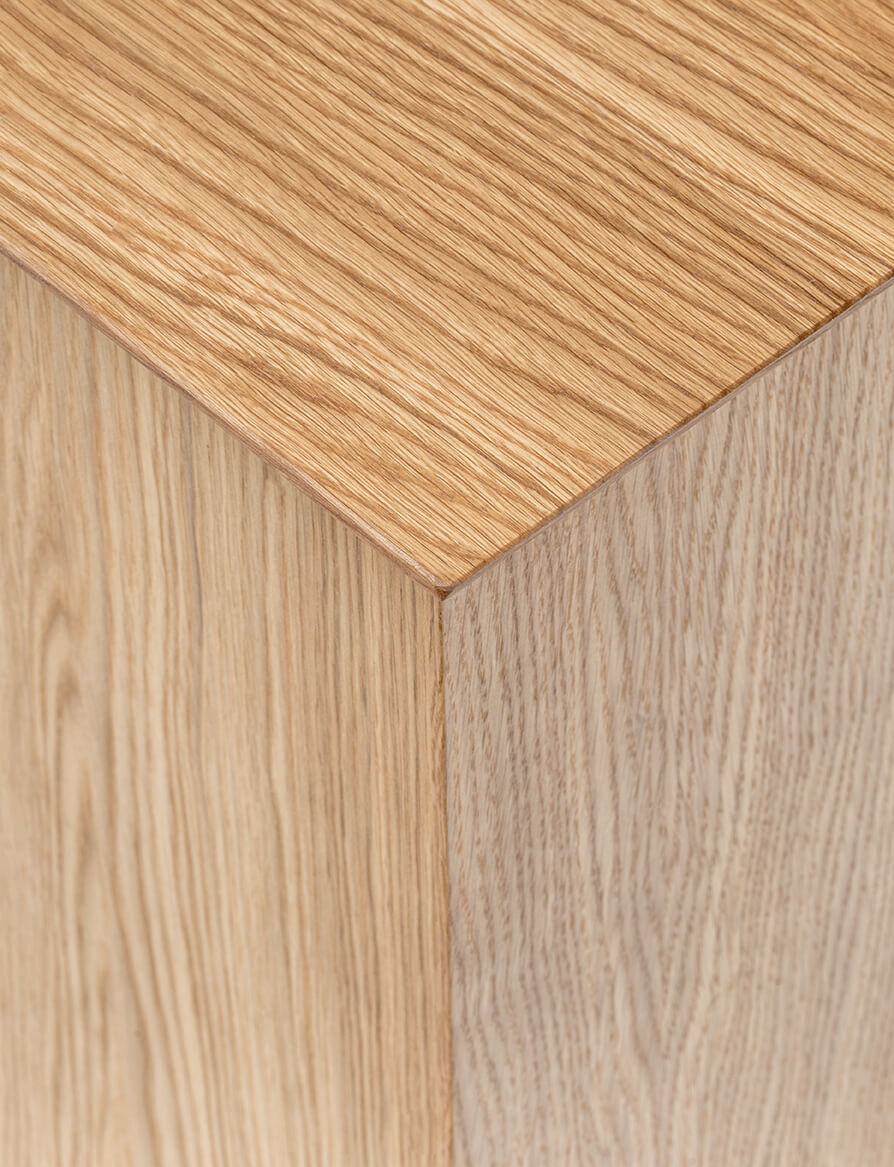ST oak chest of drawers