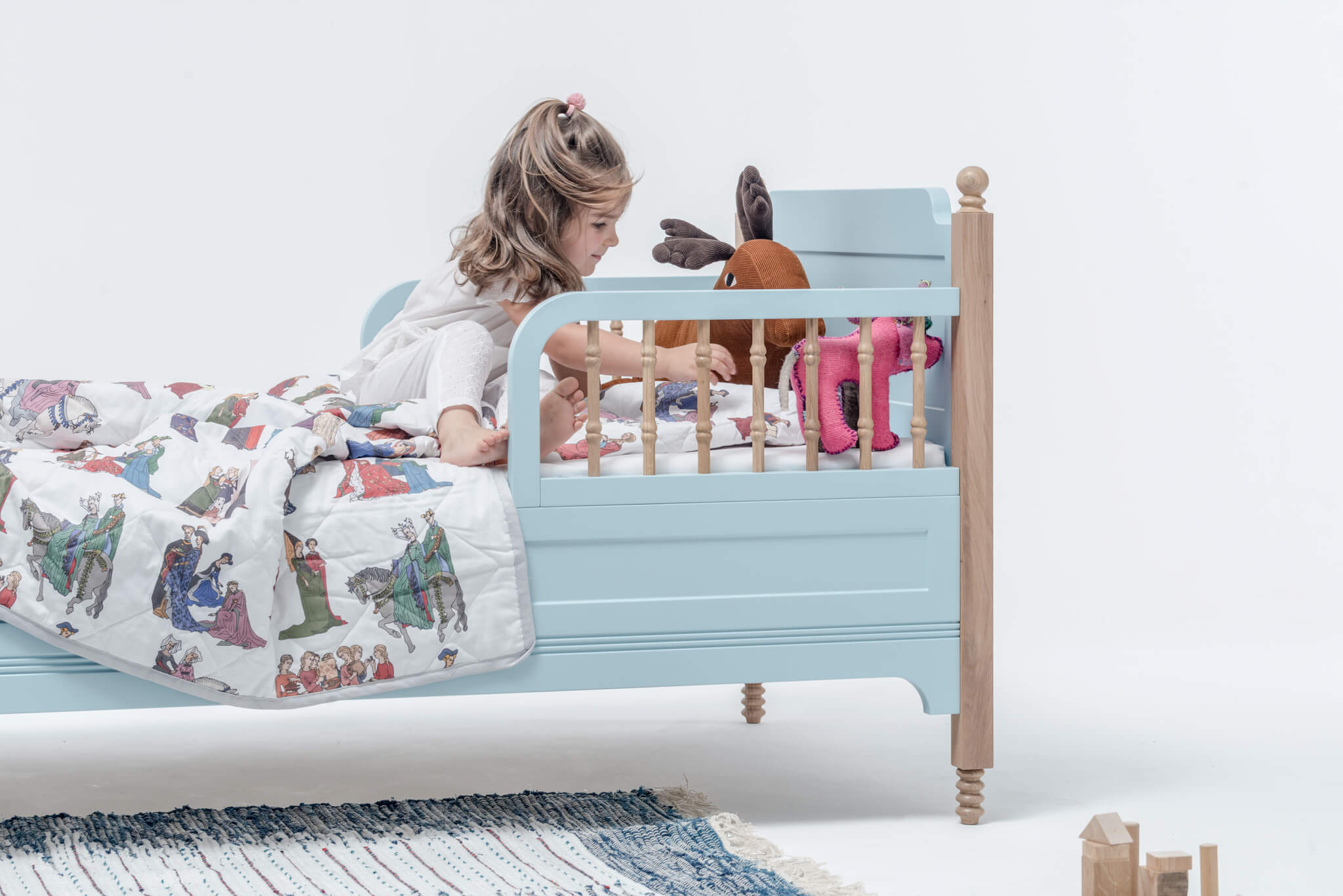 SOFIA TODDLER crib blue