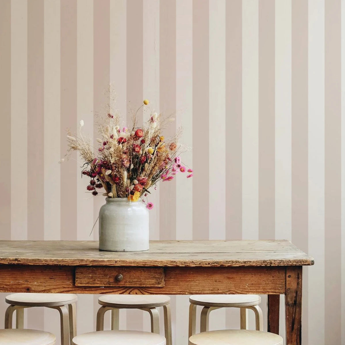 Non-woven wallpaper with stripes BOLD STRIPE SAND piaskowy