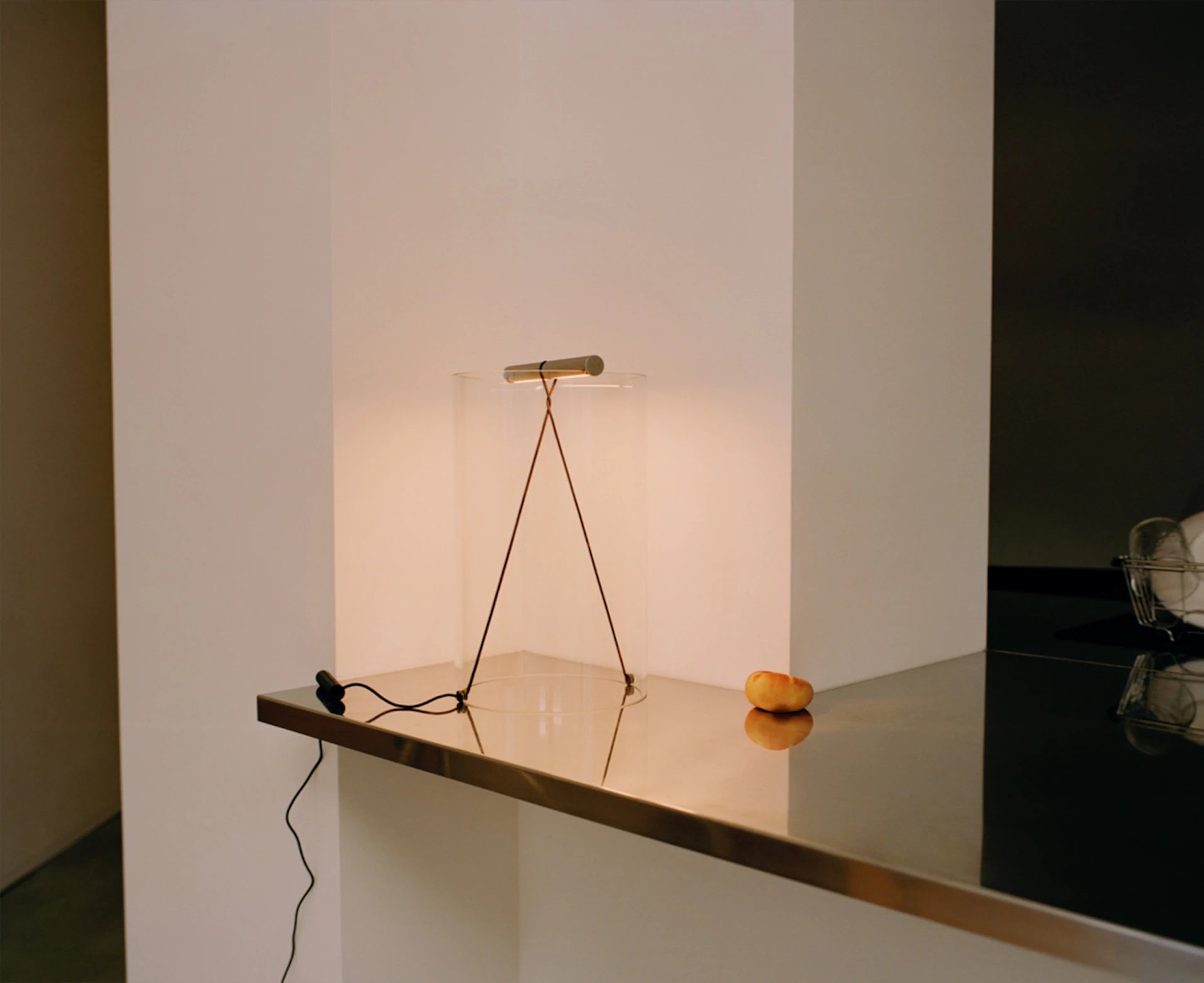 TO-TIE Glass Table Lamp