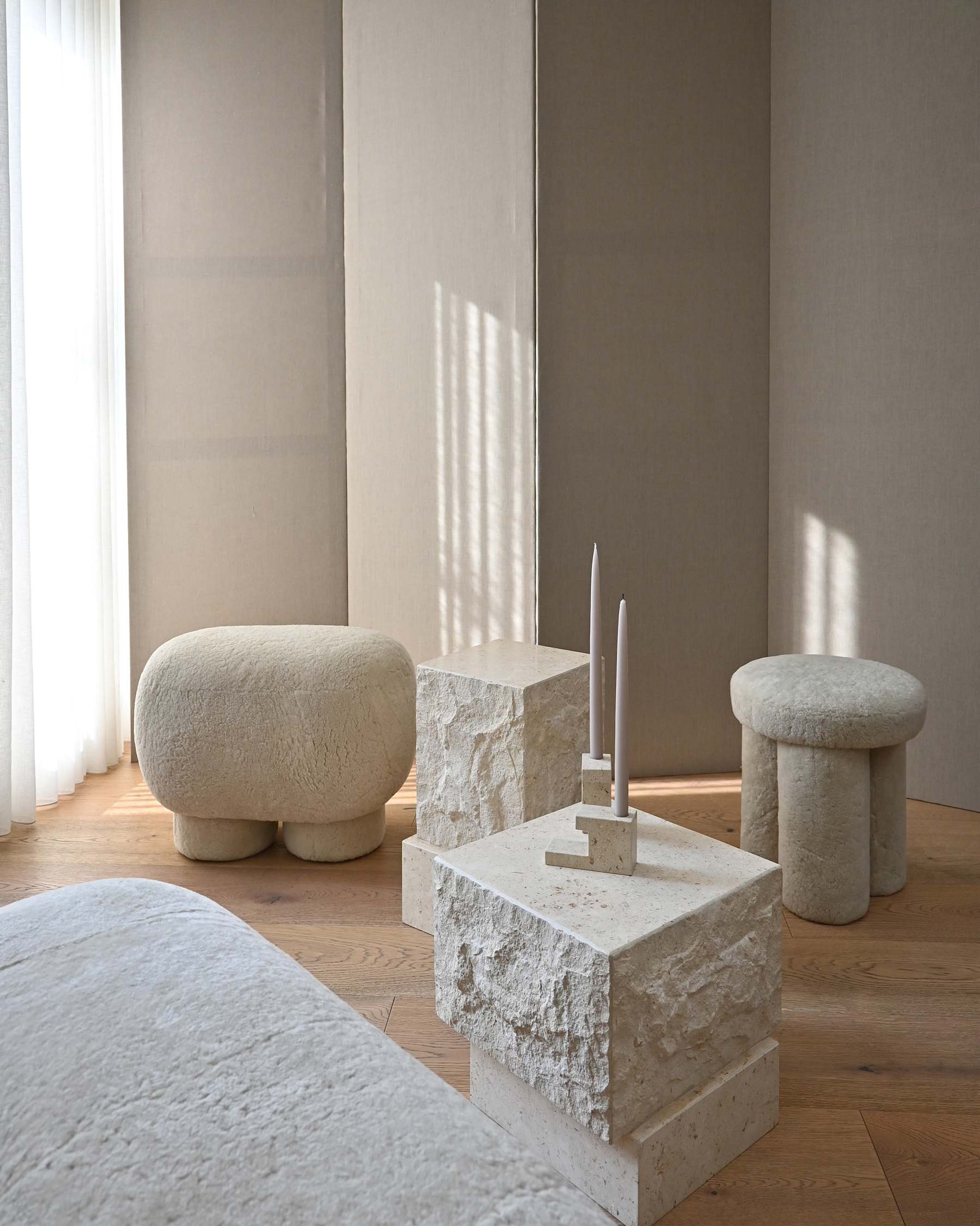 BIG FOOT stool in Sheepskin fabric, sand color