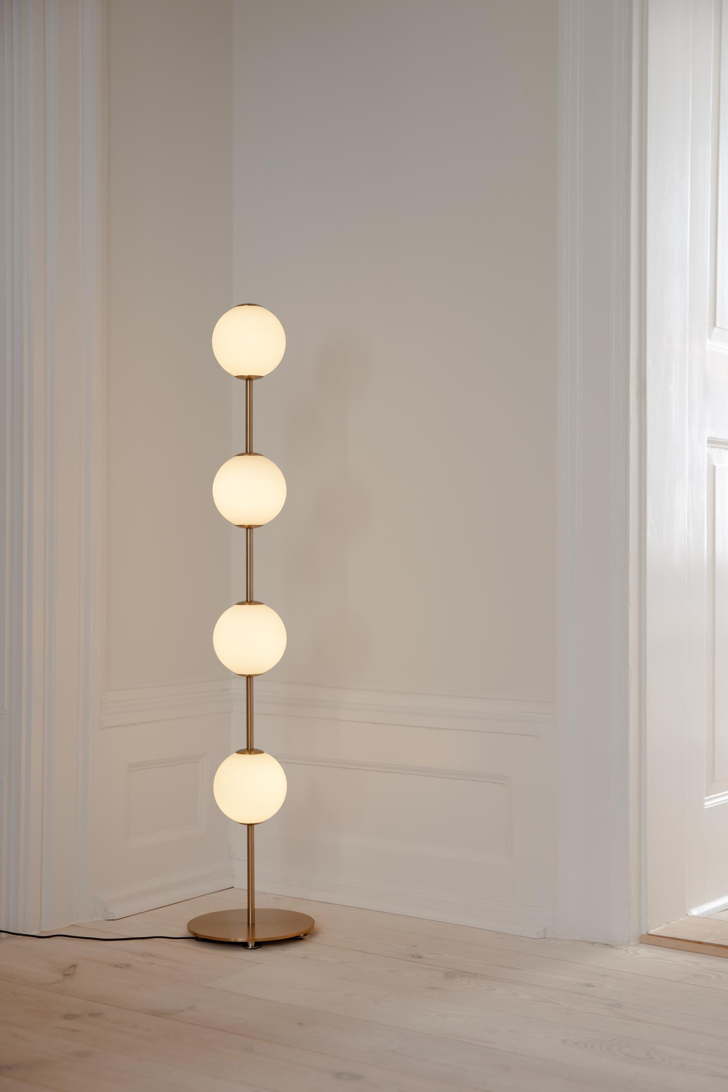 Stehlampe AUDREY weiß mit goldener Einlage
